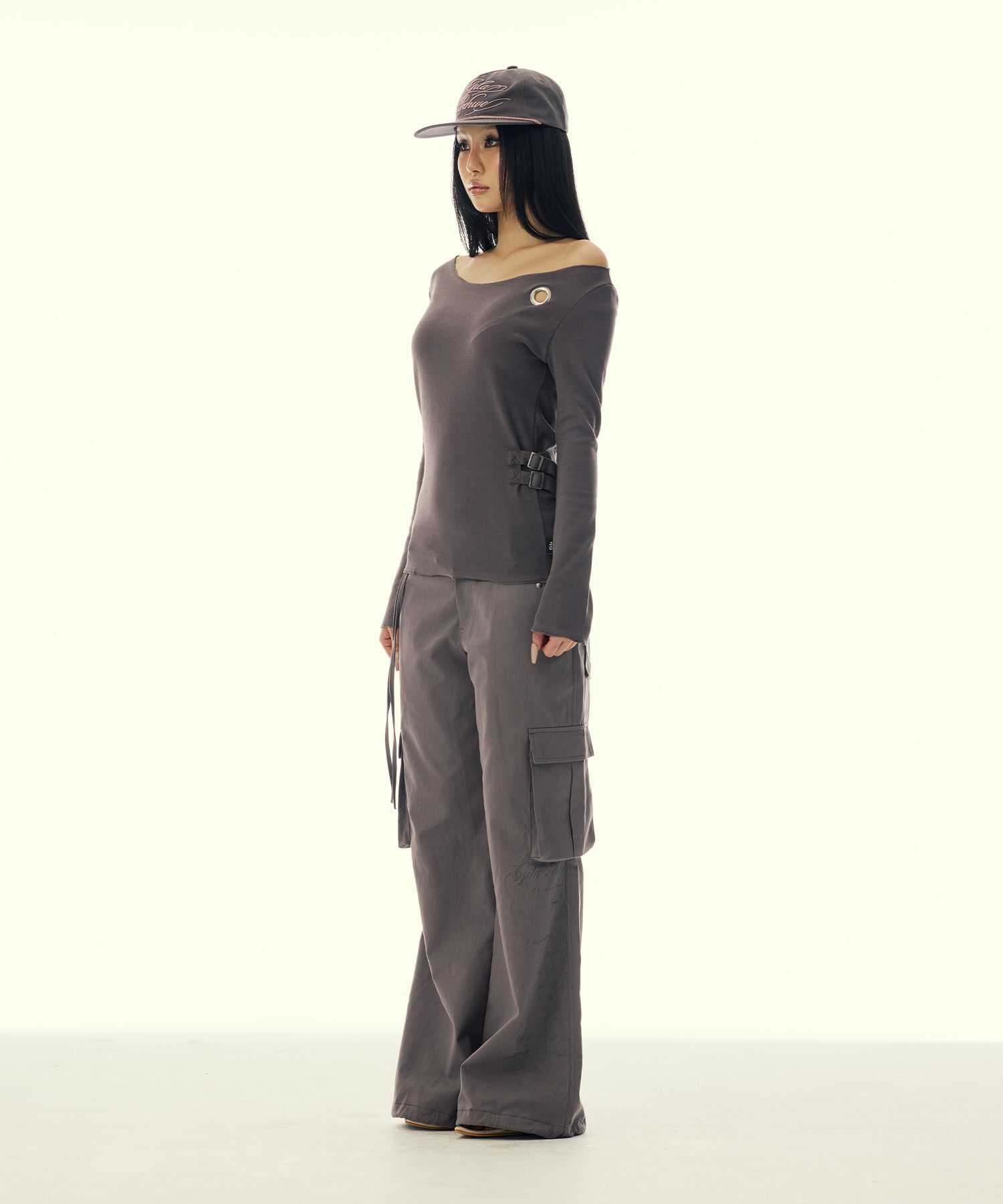 GILAARCHIVE 毛邊露肩長袖上衣 GL26SPTP09BR