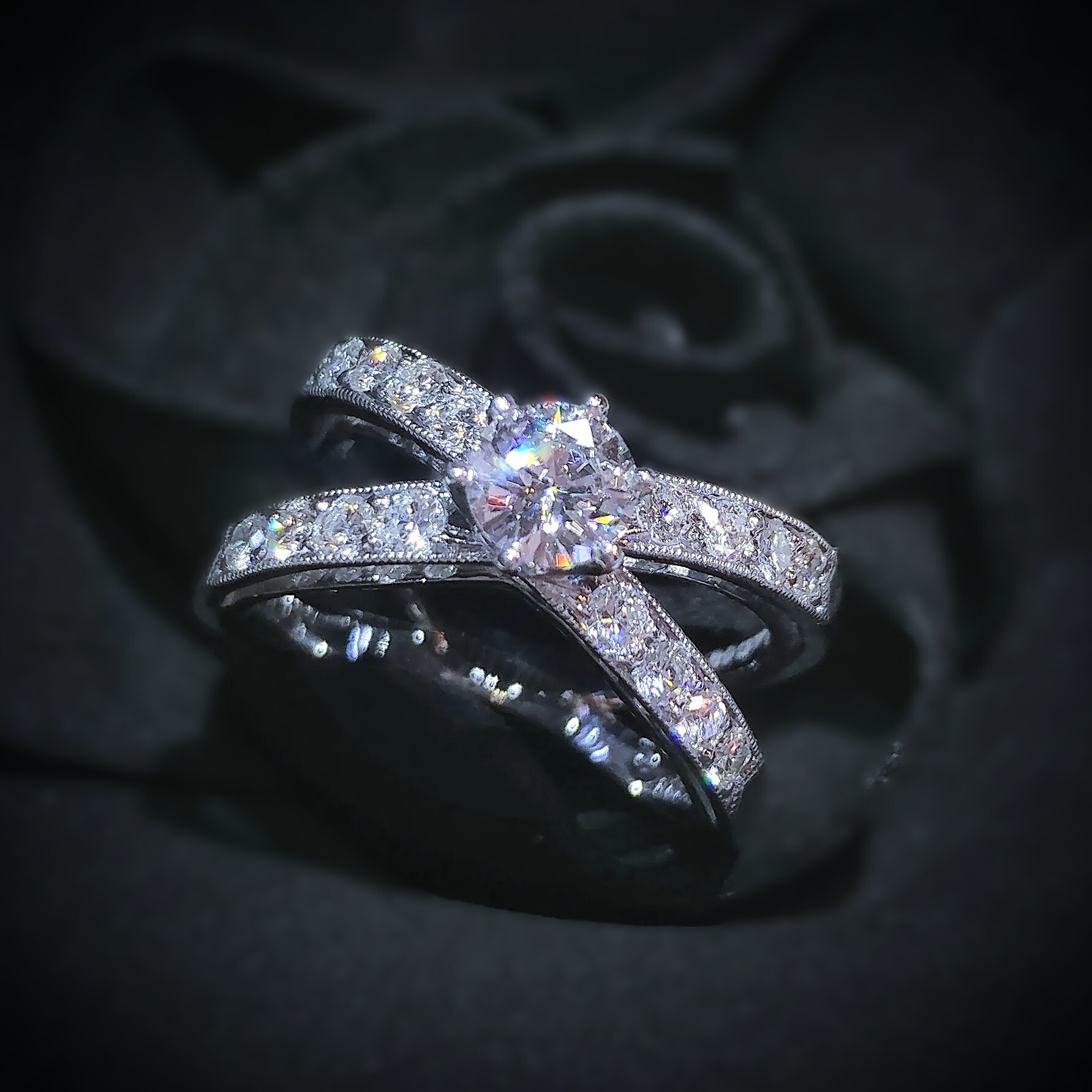 全新18K白金【主石43份鑽石】配小鑽共85份鑽石戒指