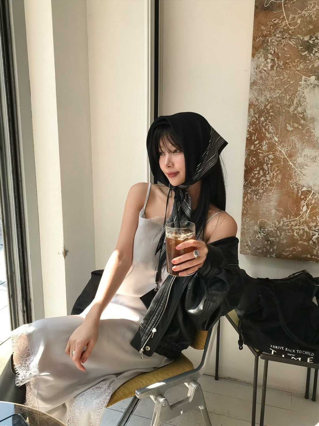 黑色個性方巾