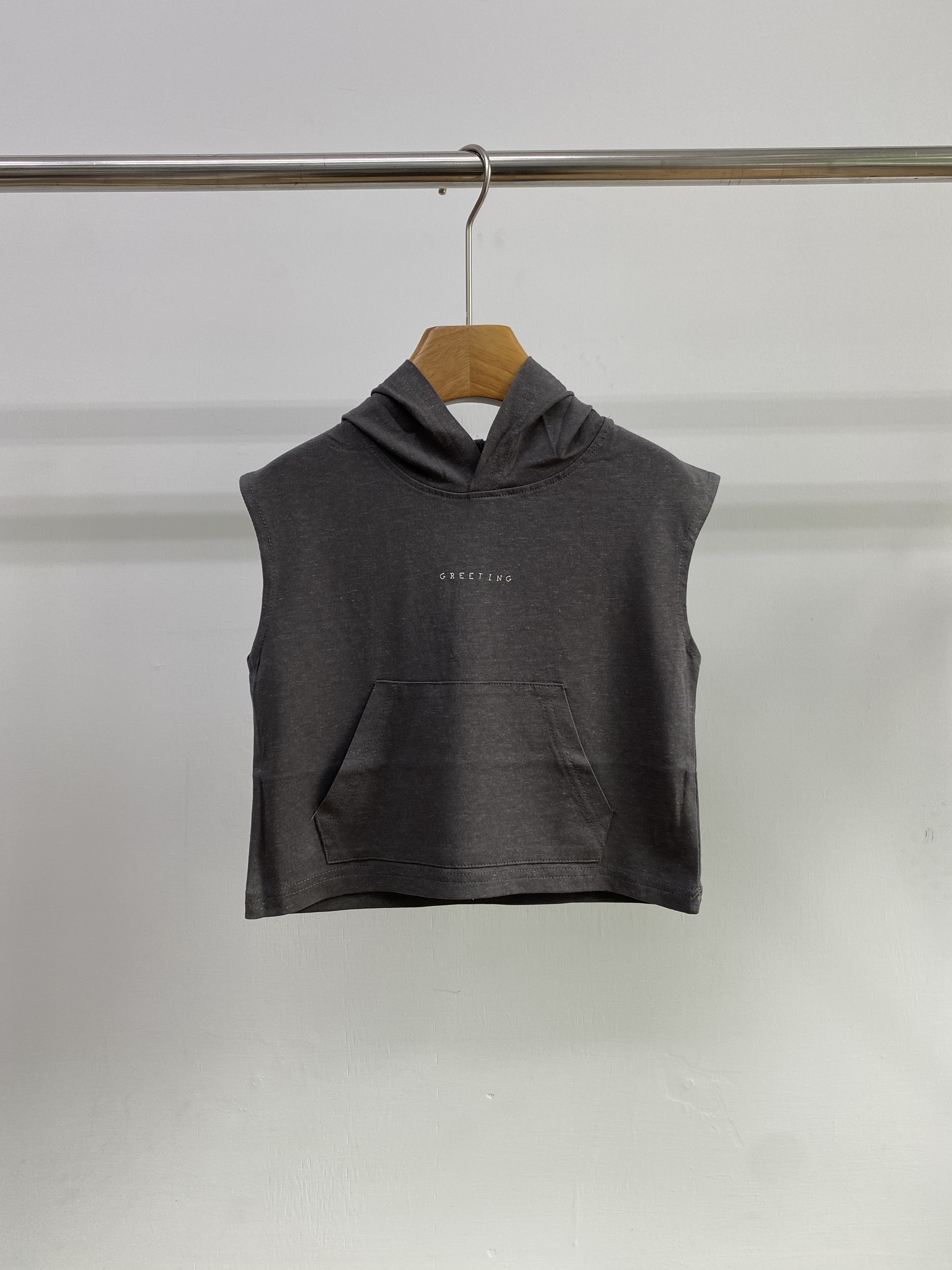 A04797字母連帽背心