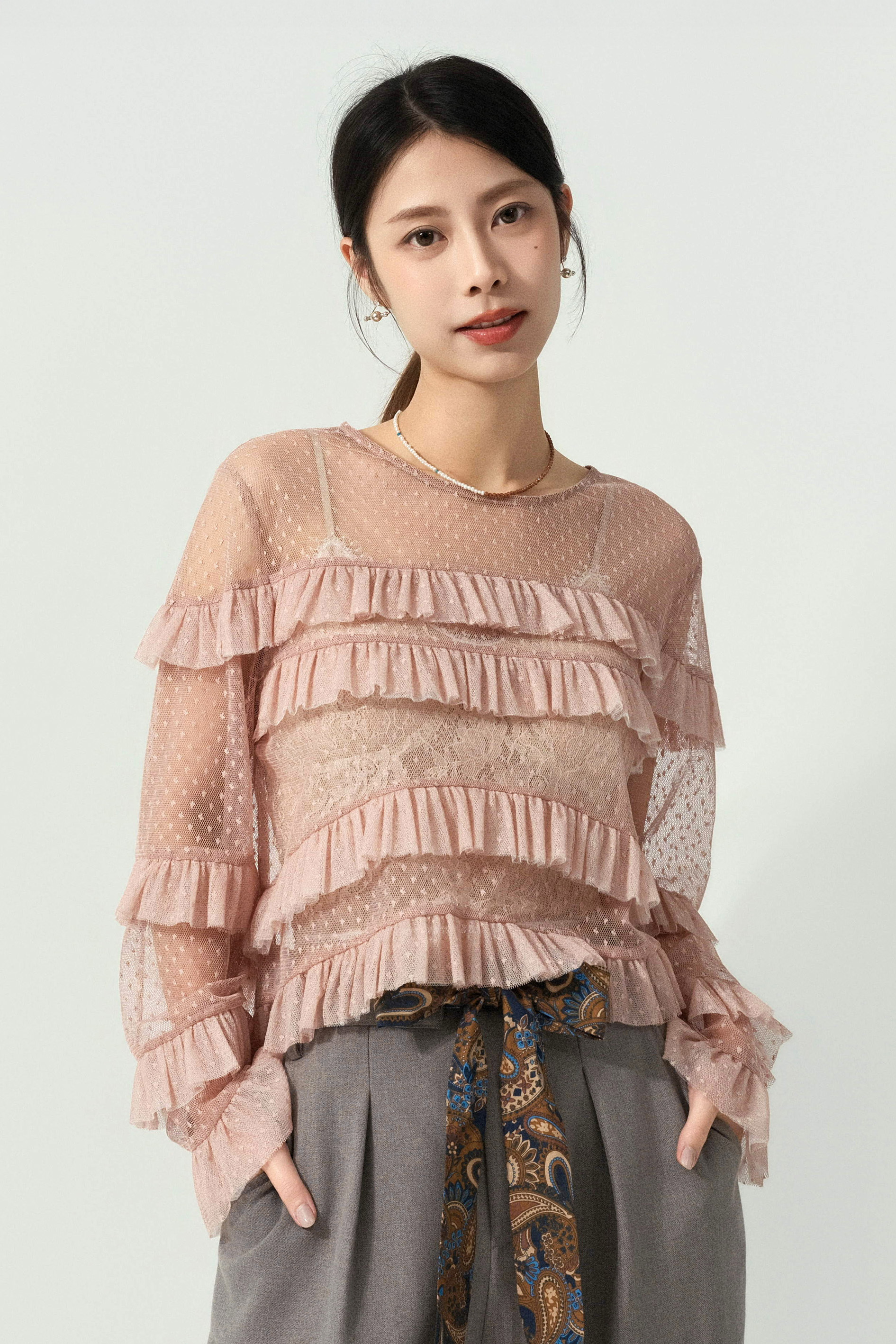 點點網紗層層荷葉上衣 (預購產品）