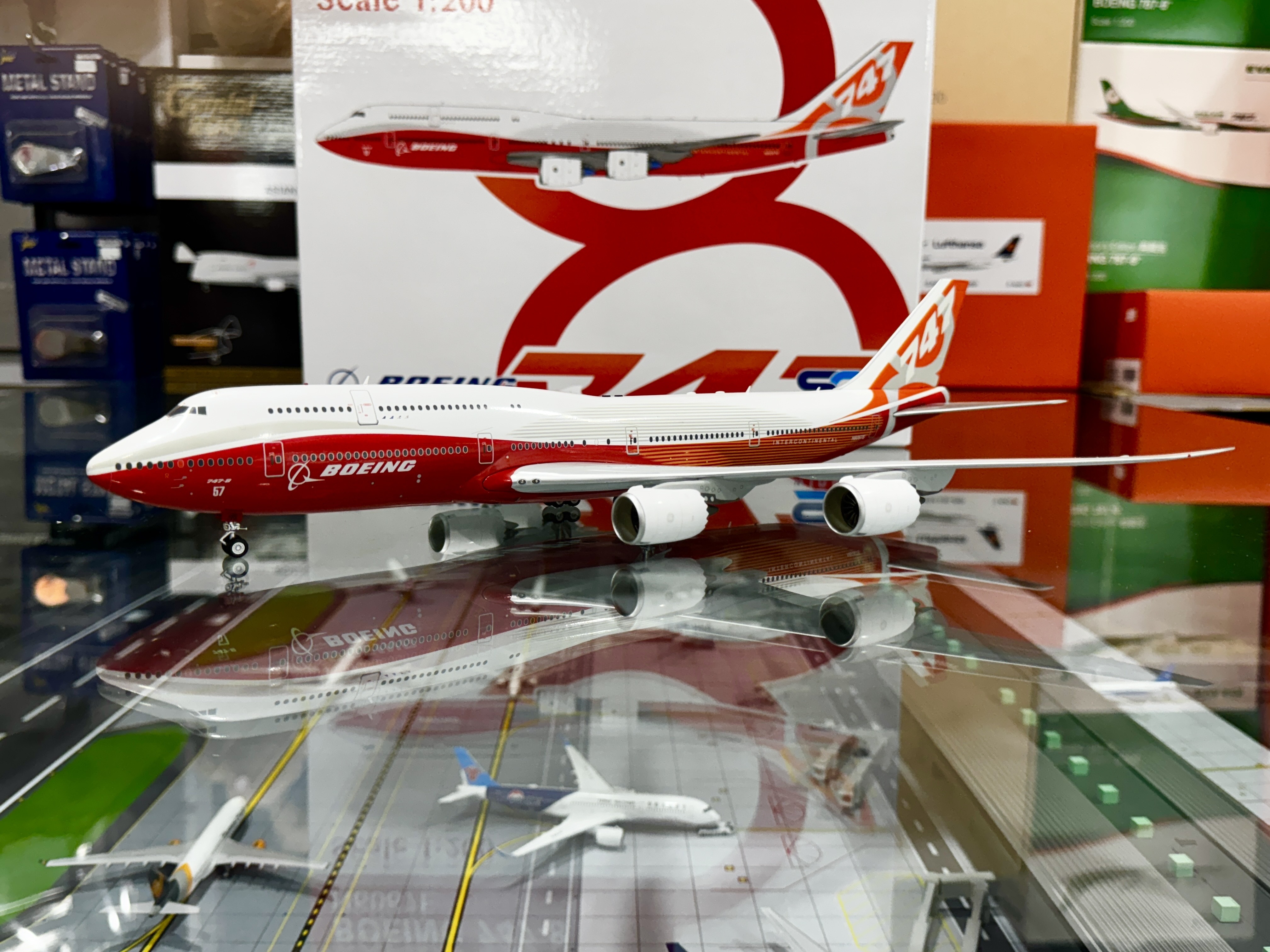 SQ Wings 1/200 波音747-8 N6067E 昇陽波音原廠塗裝