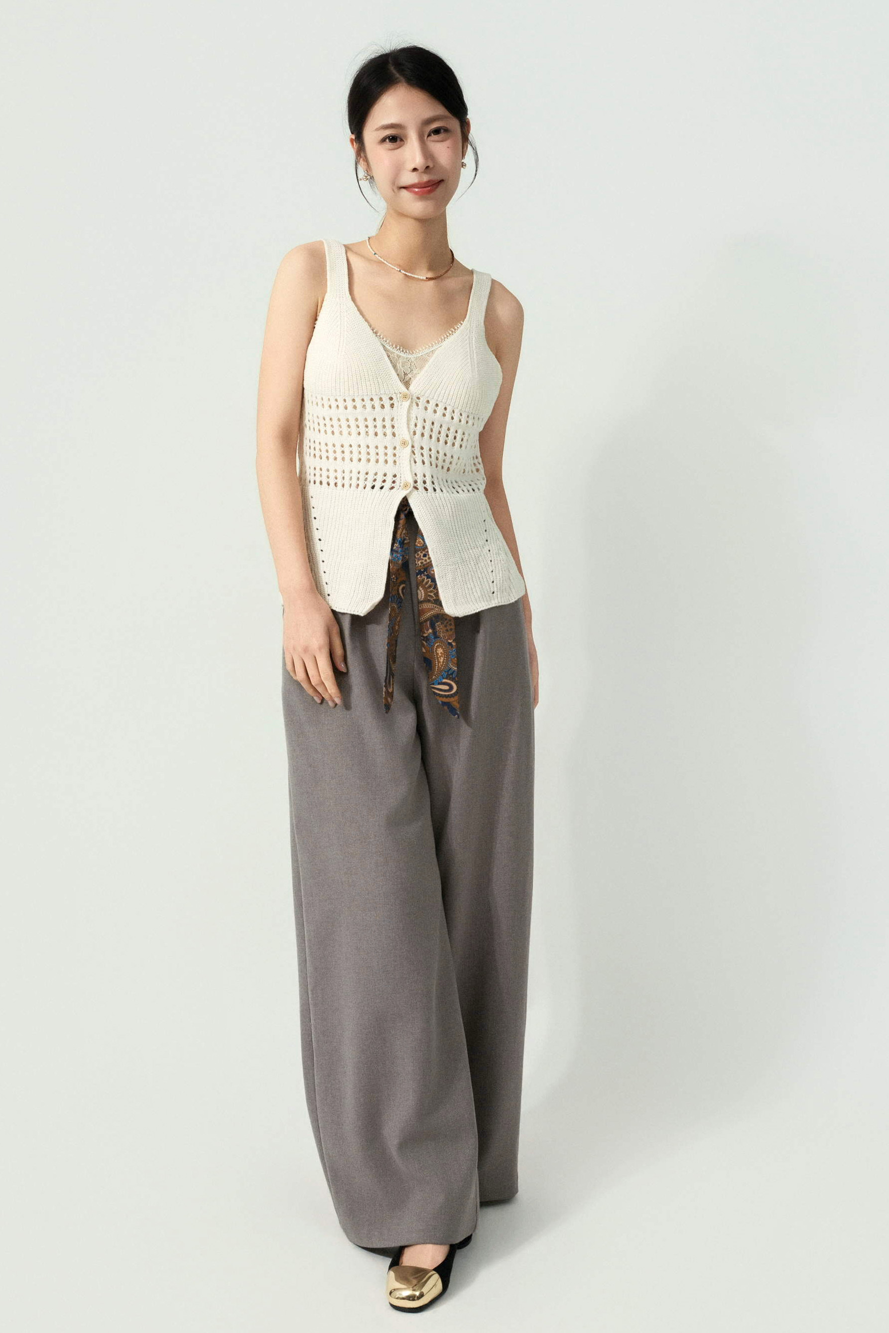 腰通花開胸針織背心（預購產品）