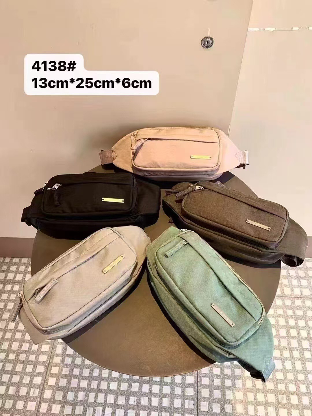 4138【休閒多夾層胸包】