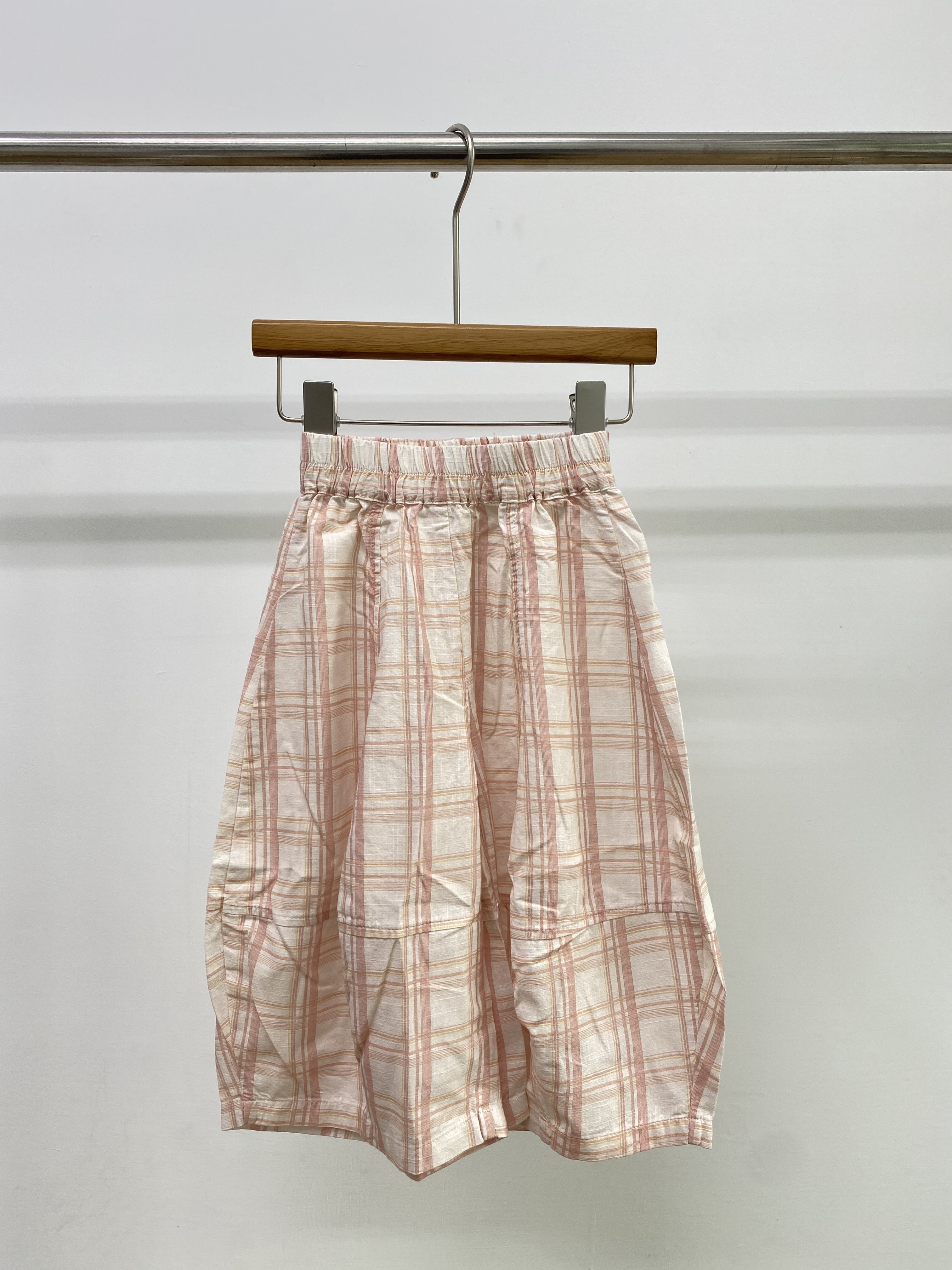 A04806格子壓褶九分褲