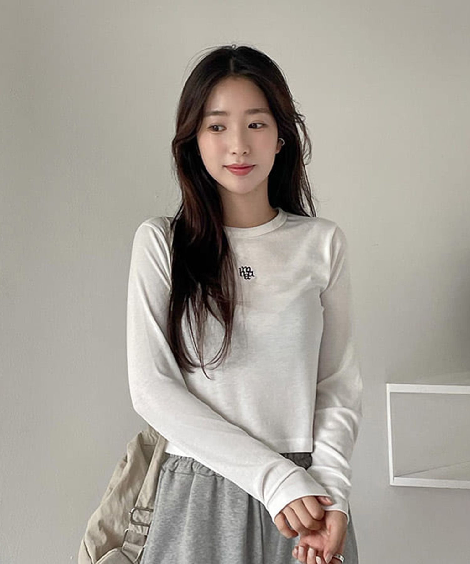 MUAHMUAH 招牌修身短版長袖T恤 MUT23118