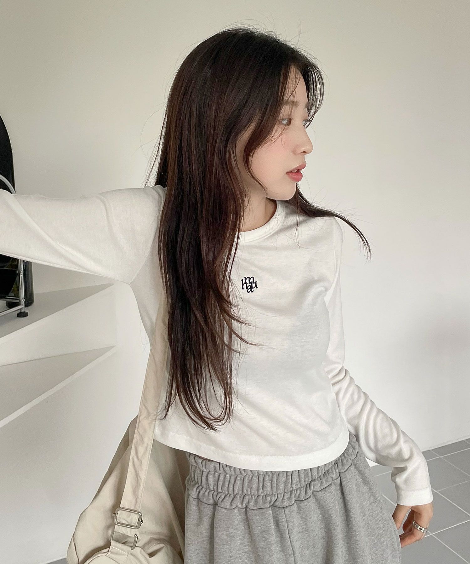 MUAHMUAH 招牌修身短版長袖T恤 MUT23118