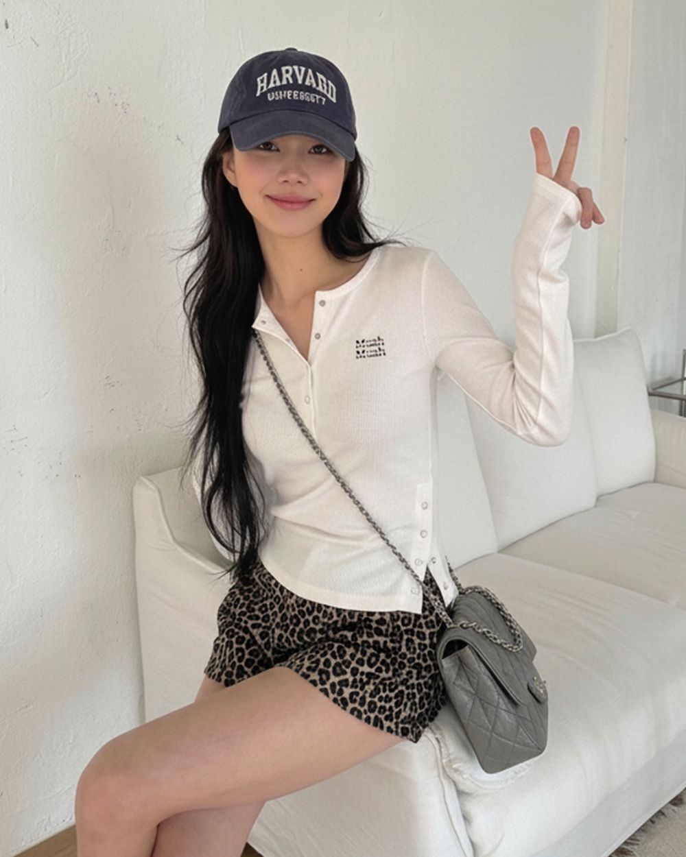 MUAHMUAH 亨利領開衩短版長袖T恤 MUT26036