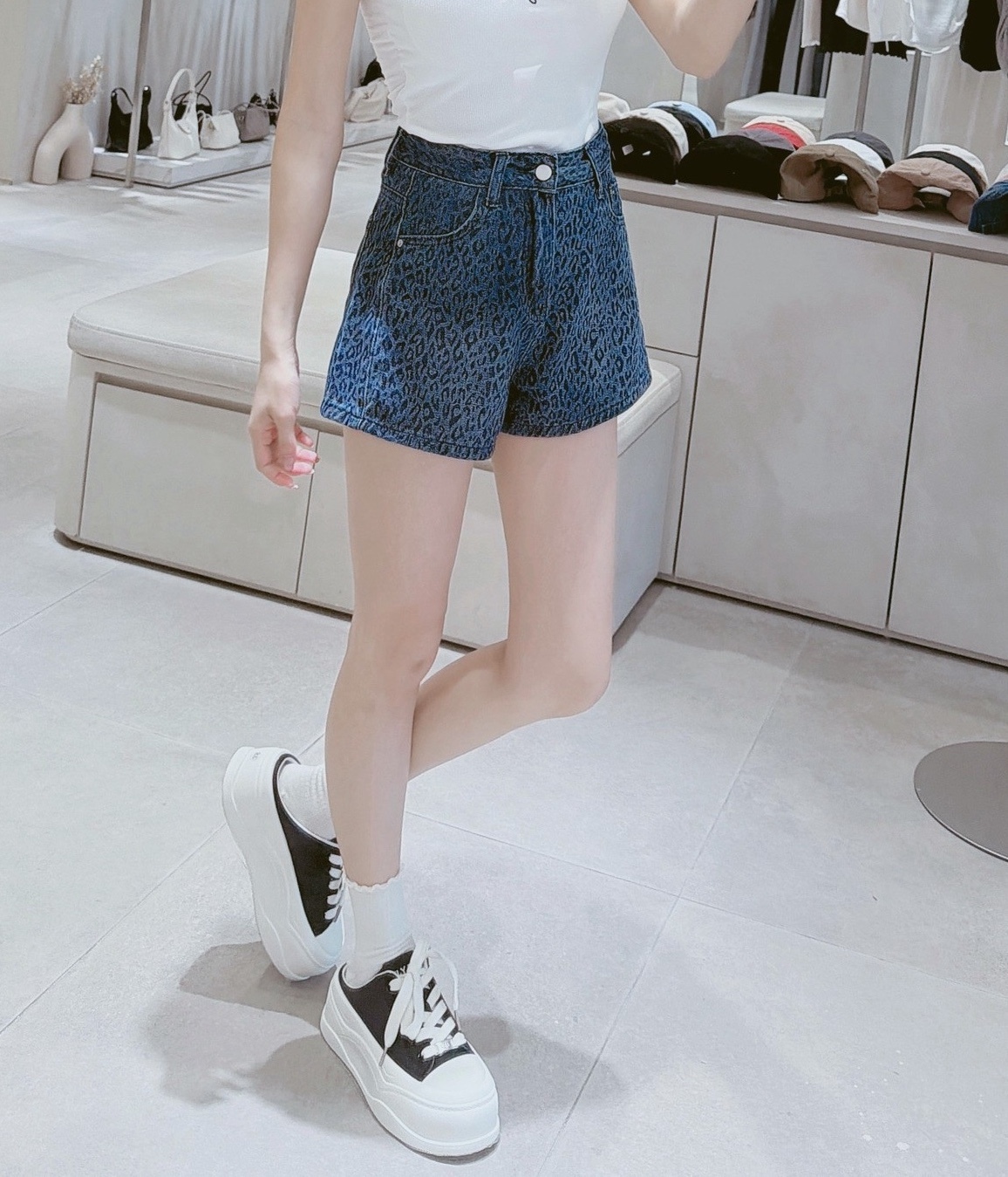 滿版小豹紋牛仔短褲 3301