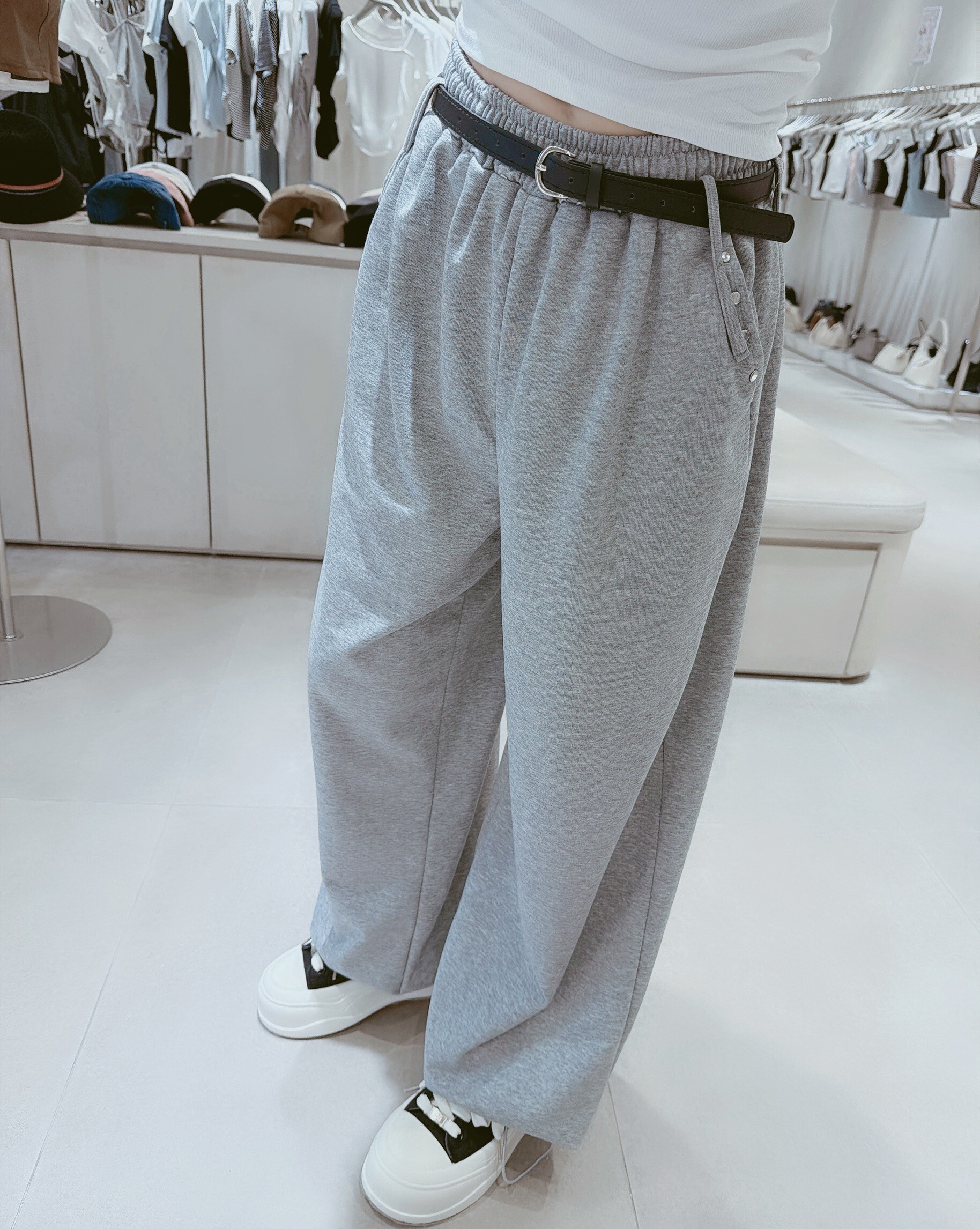 附皮帶卯釘口袋棉質寬褲