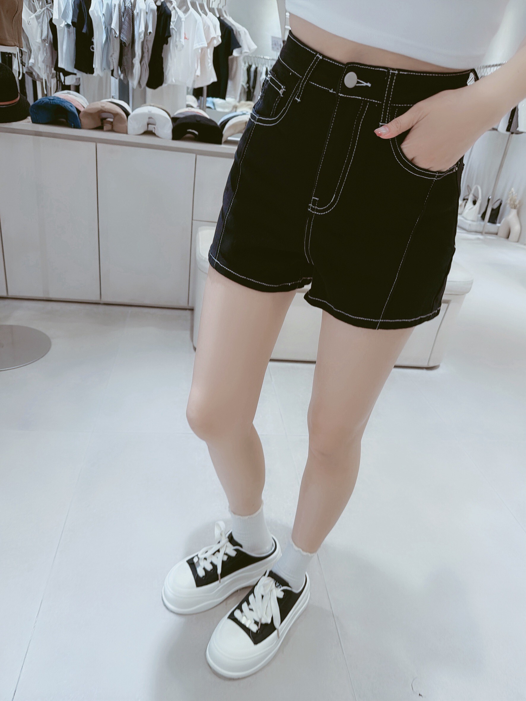 斜邊壓線牛仔短褲 104藍 105黑