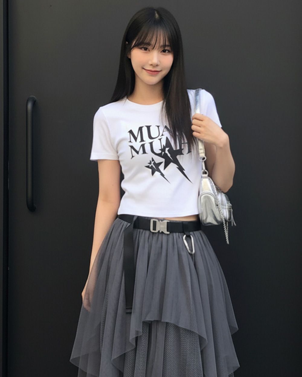 MUAHMUAH 閃電刺繡短版短袖T恤 MUT26037