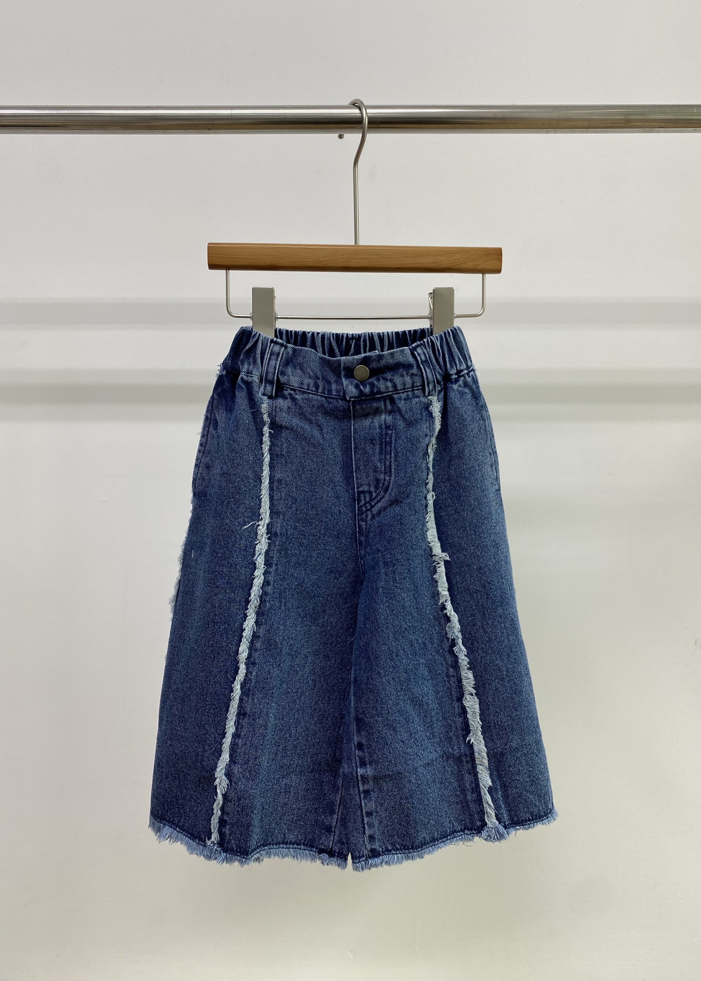 A04812設計款毛邊牛仔寬褲