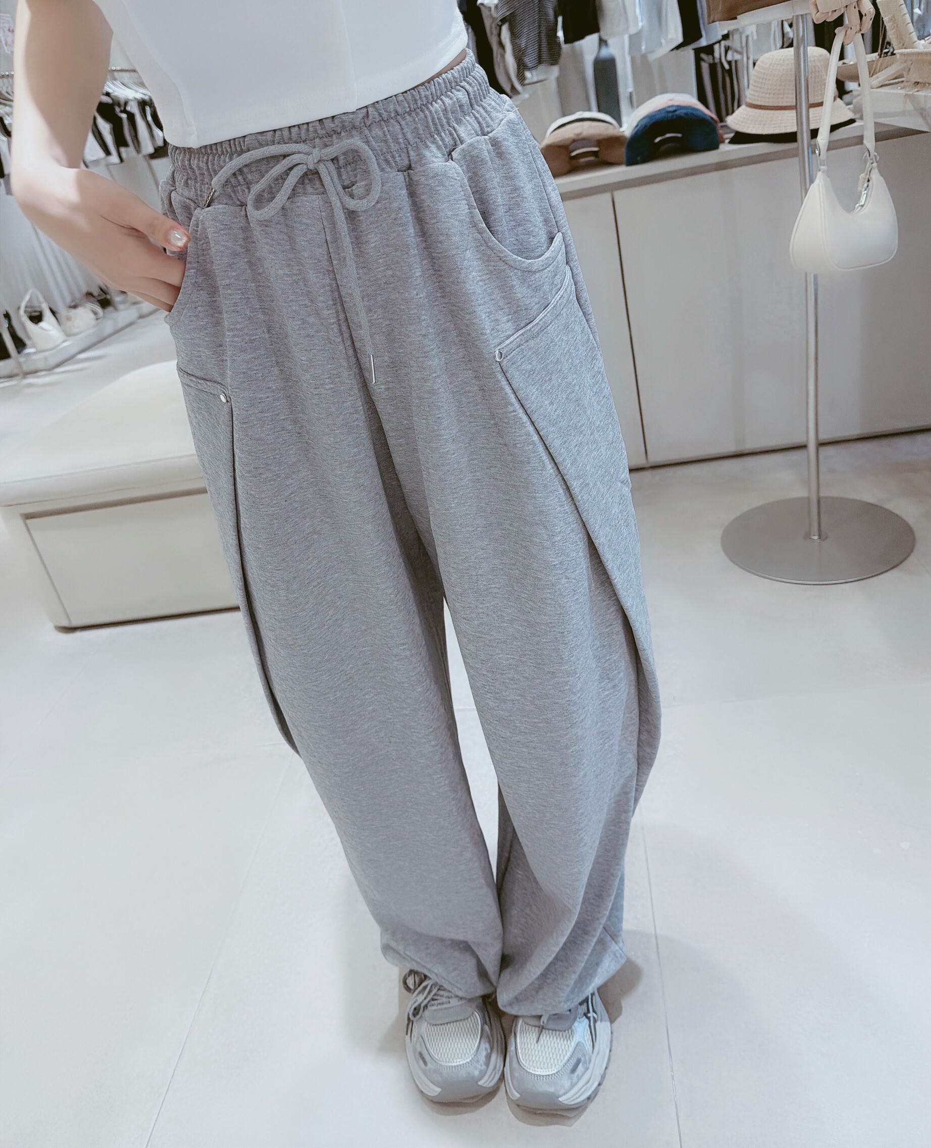 抽繩俐落個性釘釦棉質寬褲