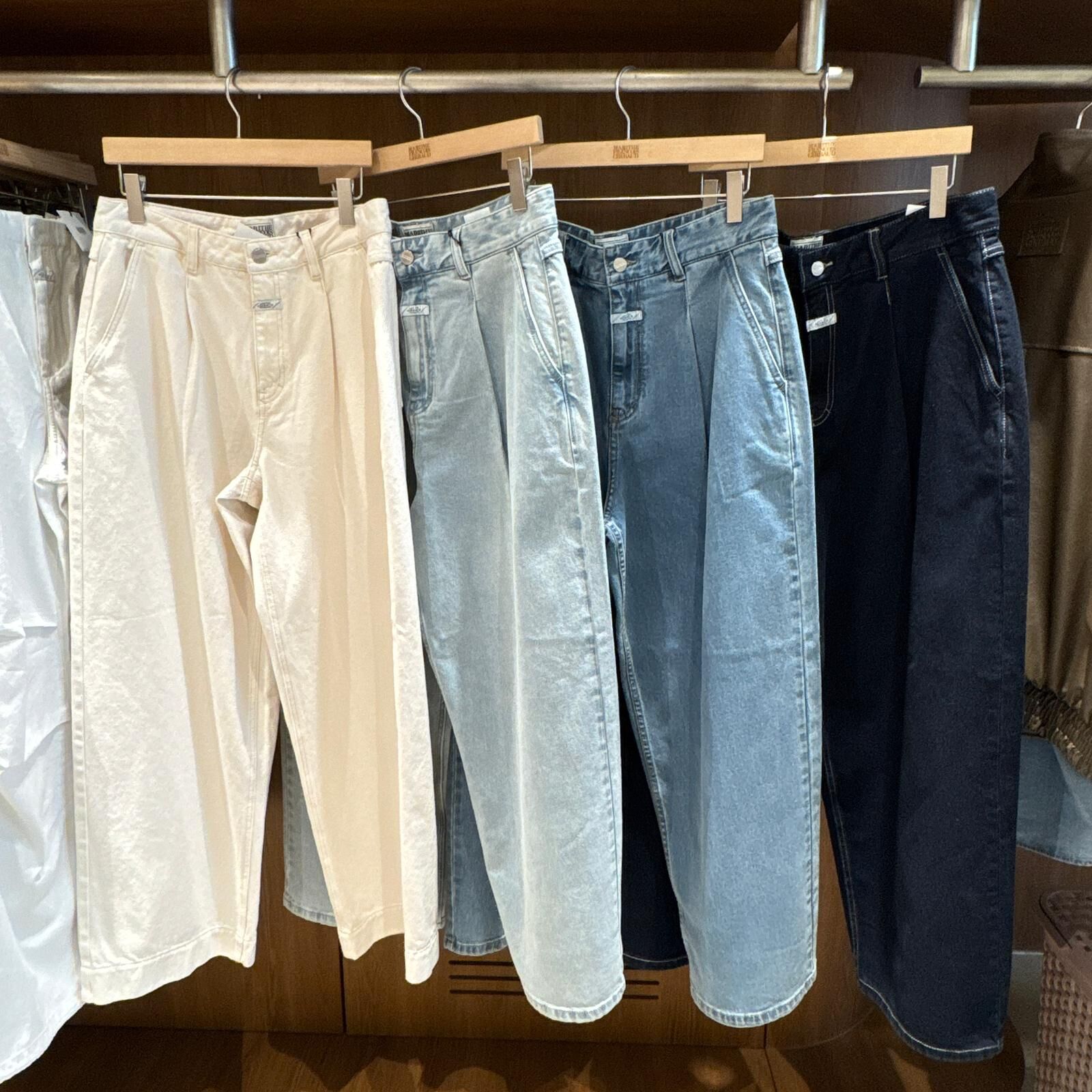 [11/4前入code每件最高可再-$20]  MARITHE FRANCOIS GIRBAUD (MFG)｜女裝 W LOW-WAIST TUCK WIDE DENIM PANTS