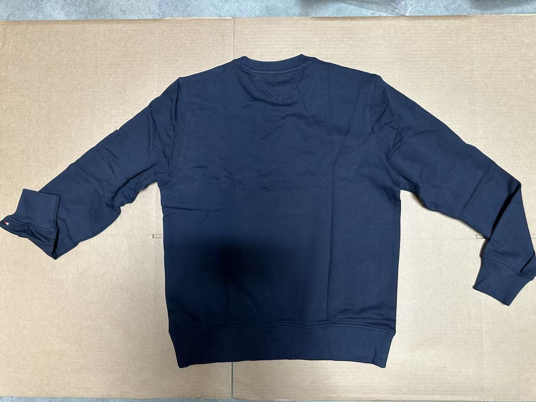 【預購】H040884 Tommy Hilfiger 男裝經典紐約 1985 圓領衛衣