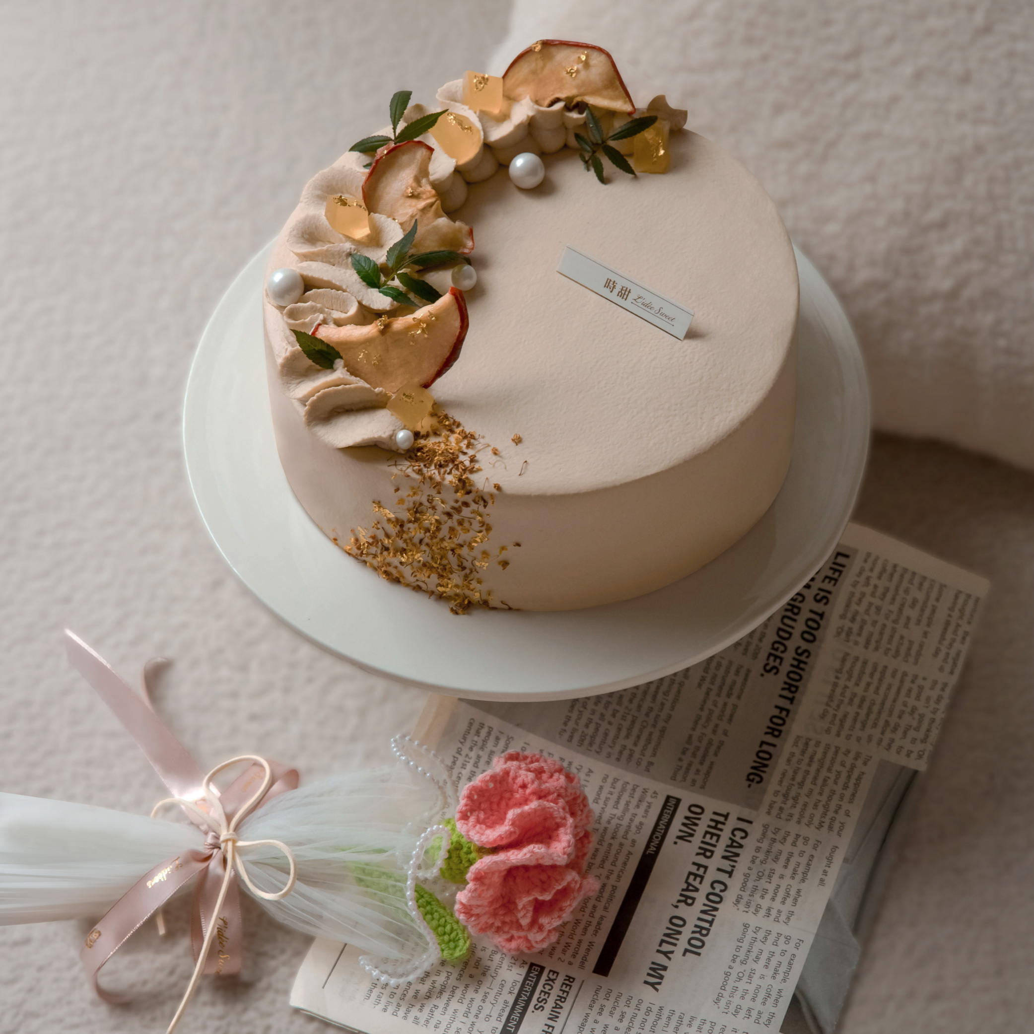 【母親節限定】蘋果琥珀紅玉戚風＋康乃馨針織花