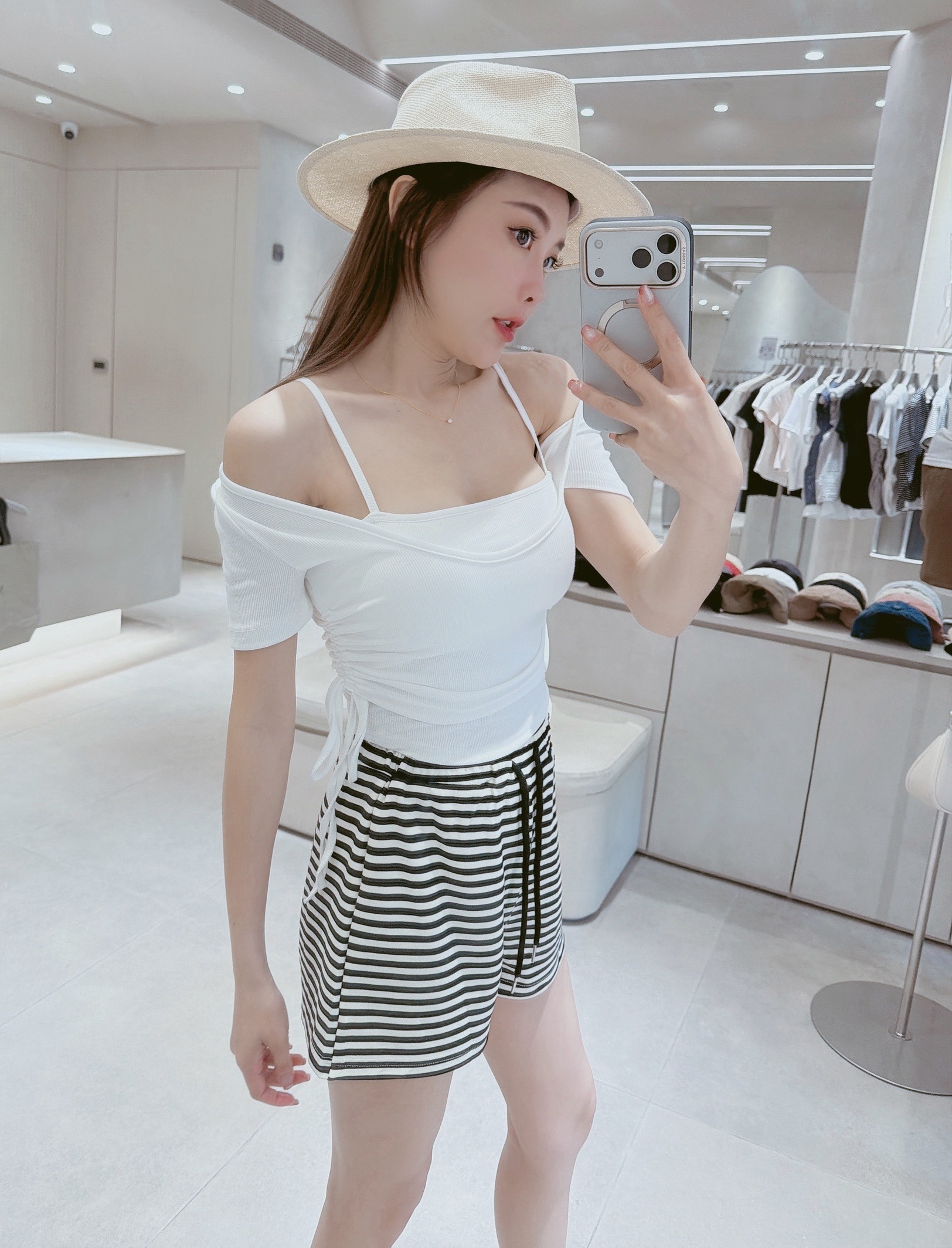 側抽繩上衣+細肩罩杯背心