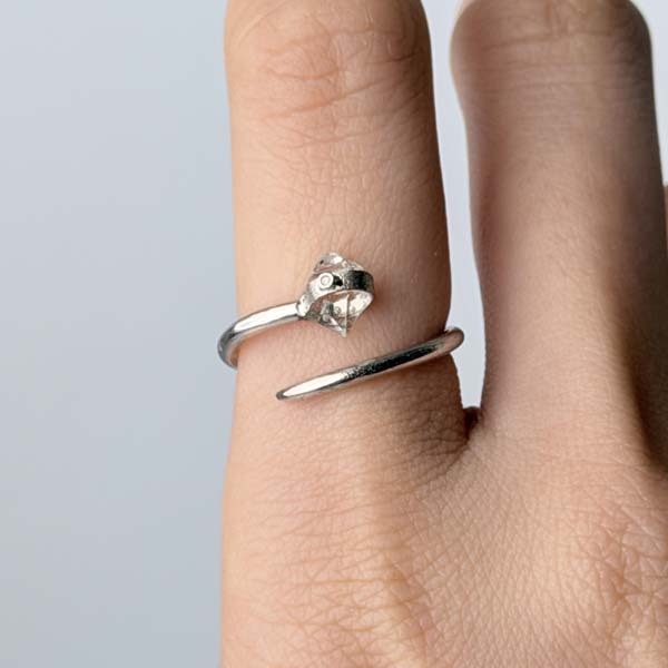 紐約赫基蒙閃靈鑽戒指