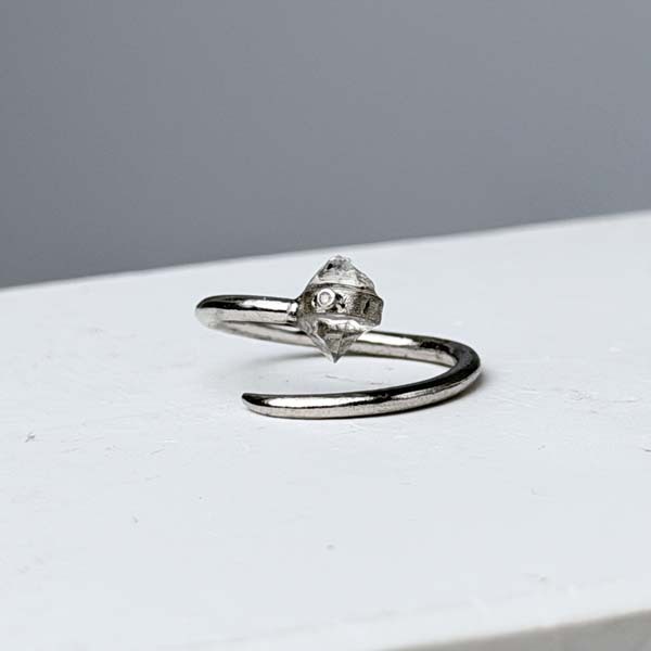 紐約赫基蒙閃靈鑽戒指