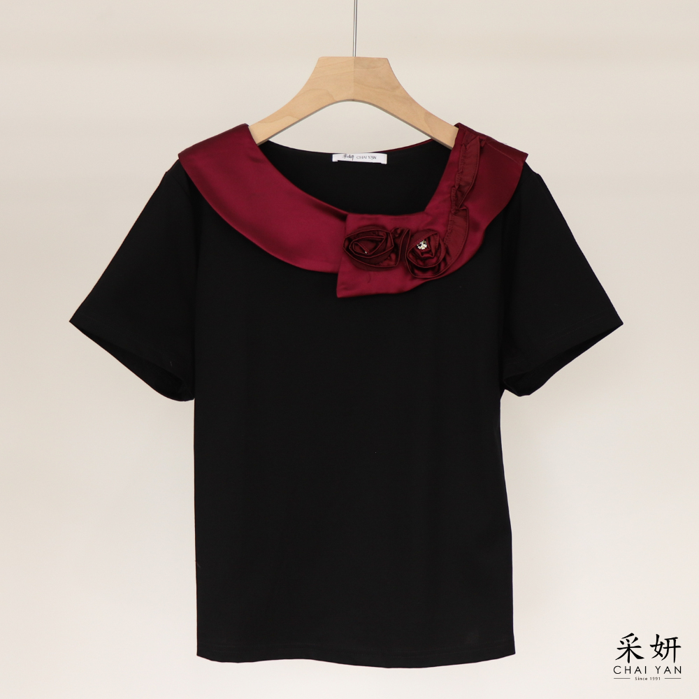 荷葉領綴飾短袖上衣