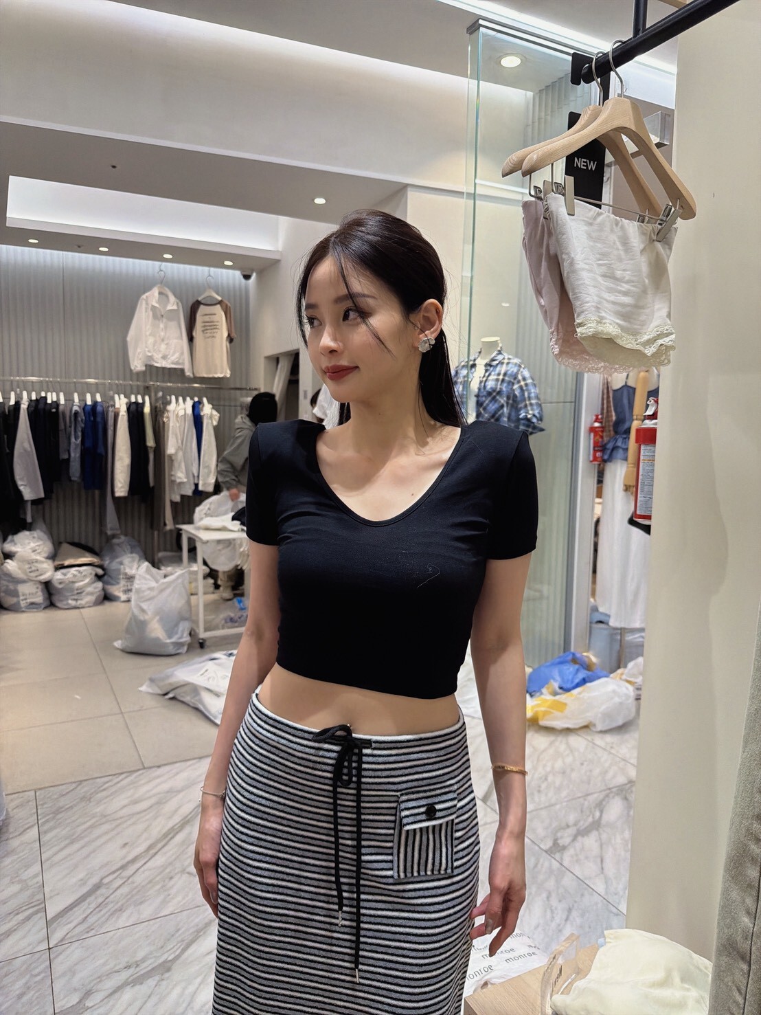 H397建議包色V領衣