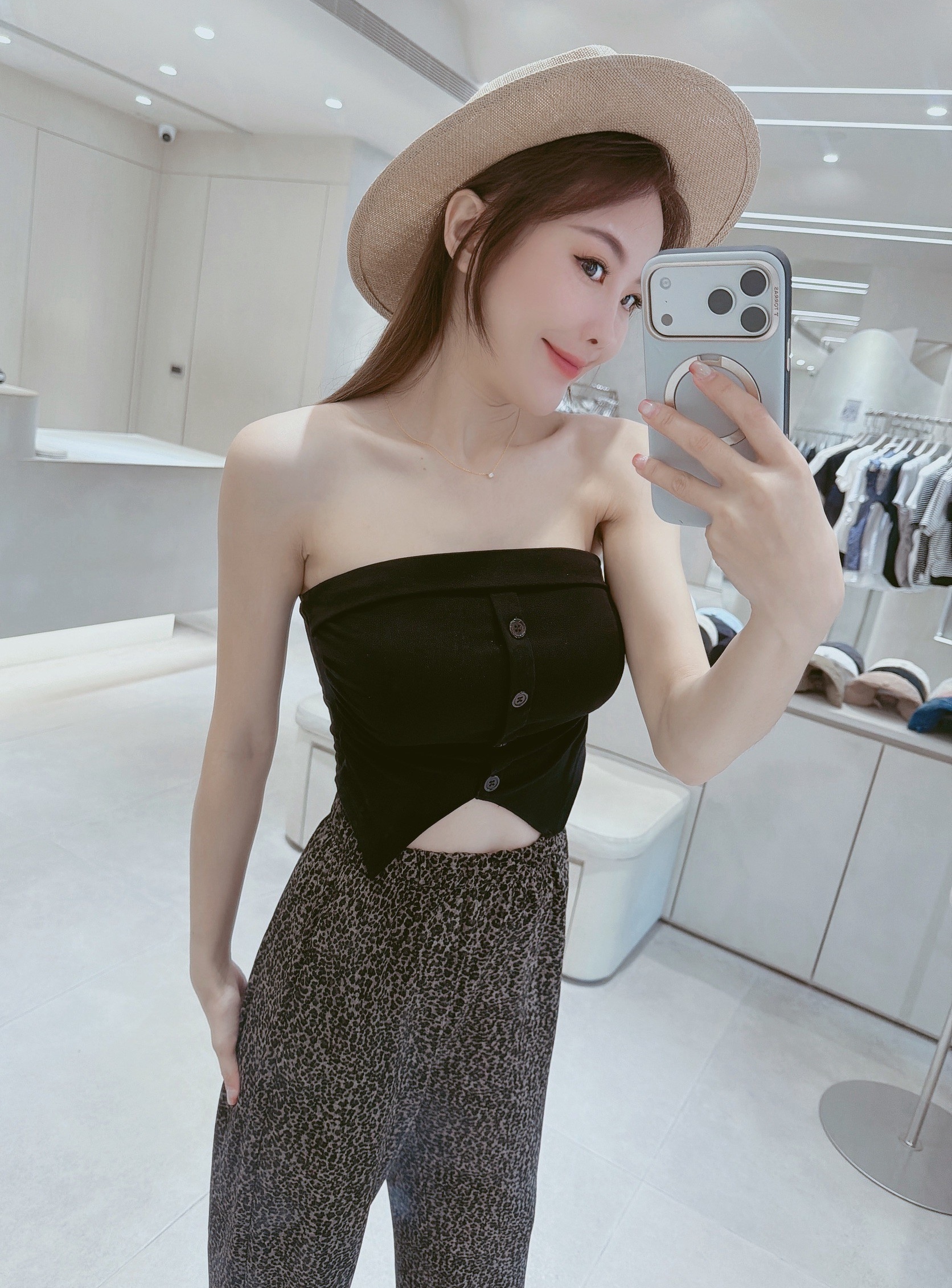 肩帶可拆不規則扭釦罩杯背心