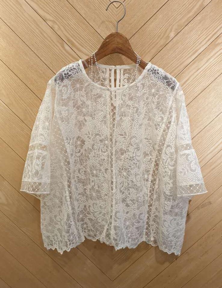 VT03  米lace 胸 62  長 22 $639 (一口價)