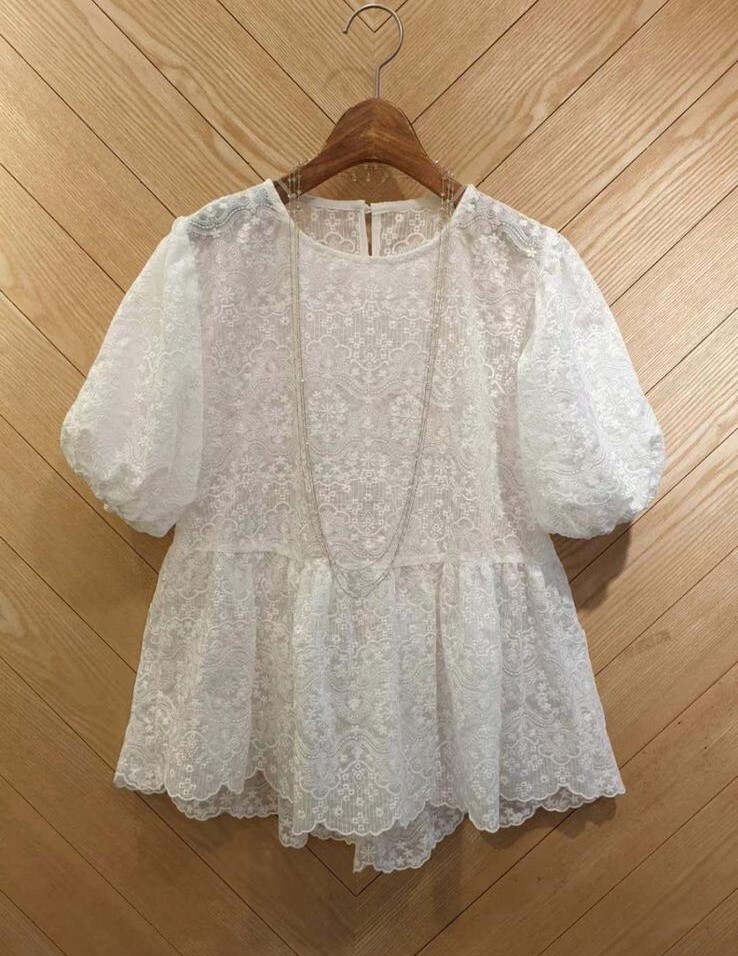 VT04  白lace 胸39  長24.5  $529 (一口價)