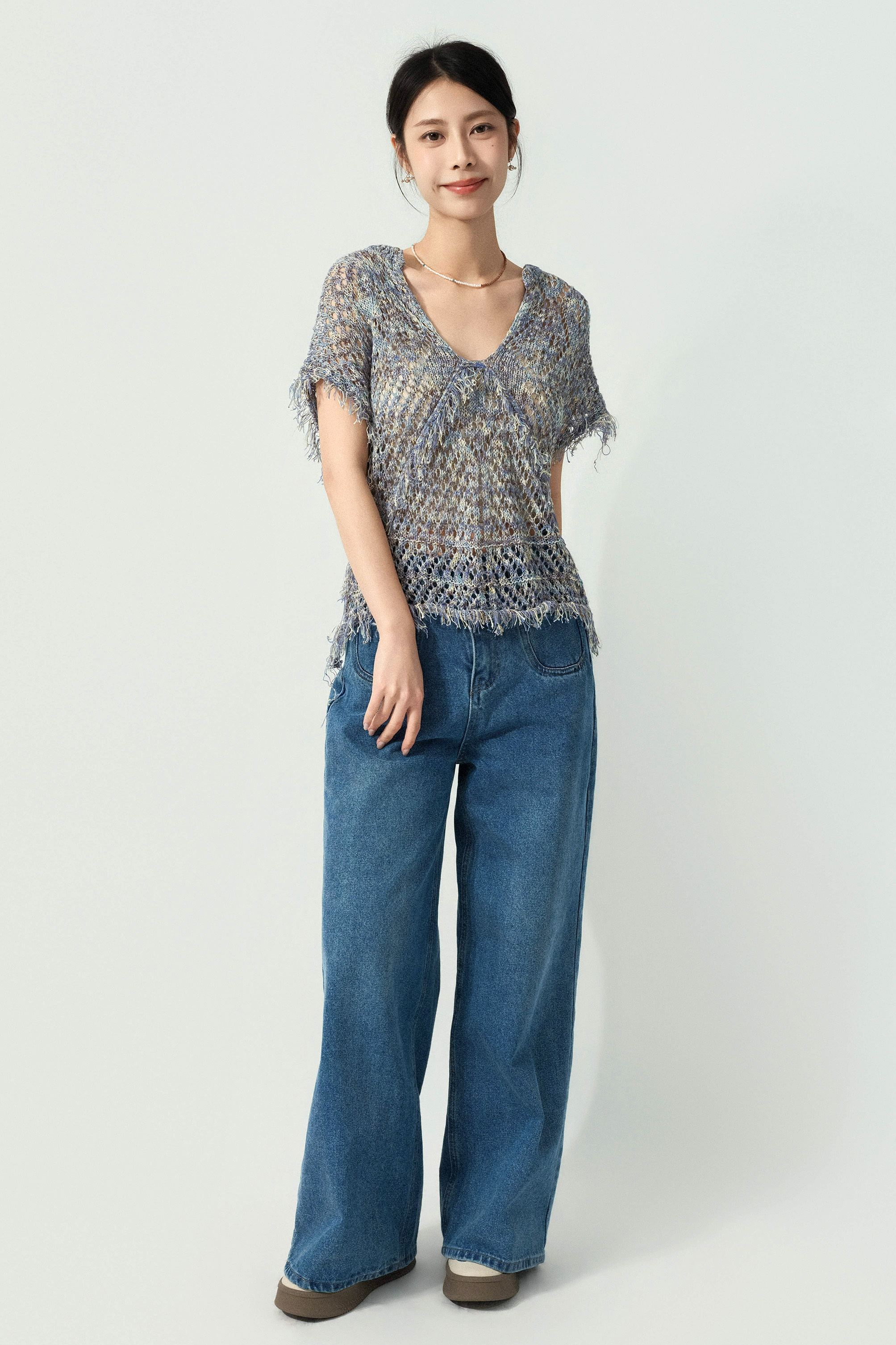 蘇蘇邊大領通花針織上衣（預購產品）