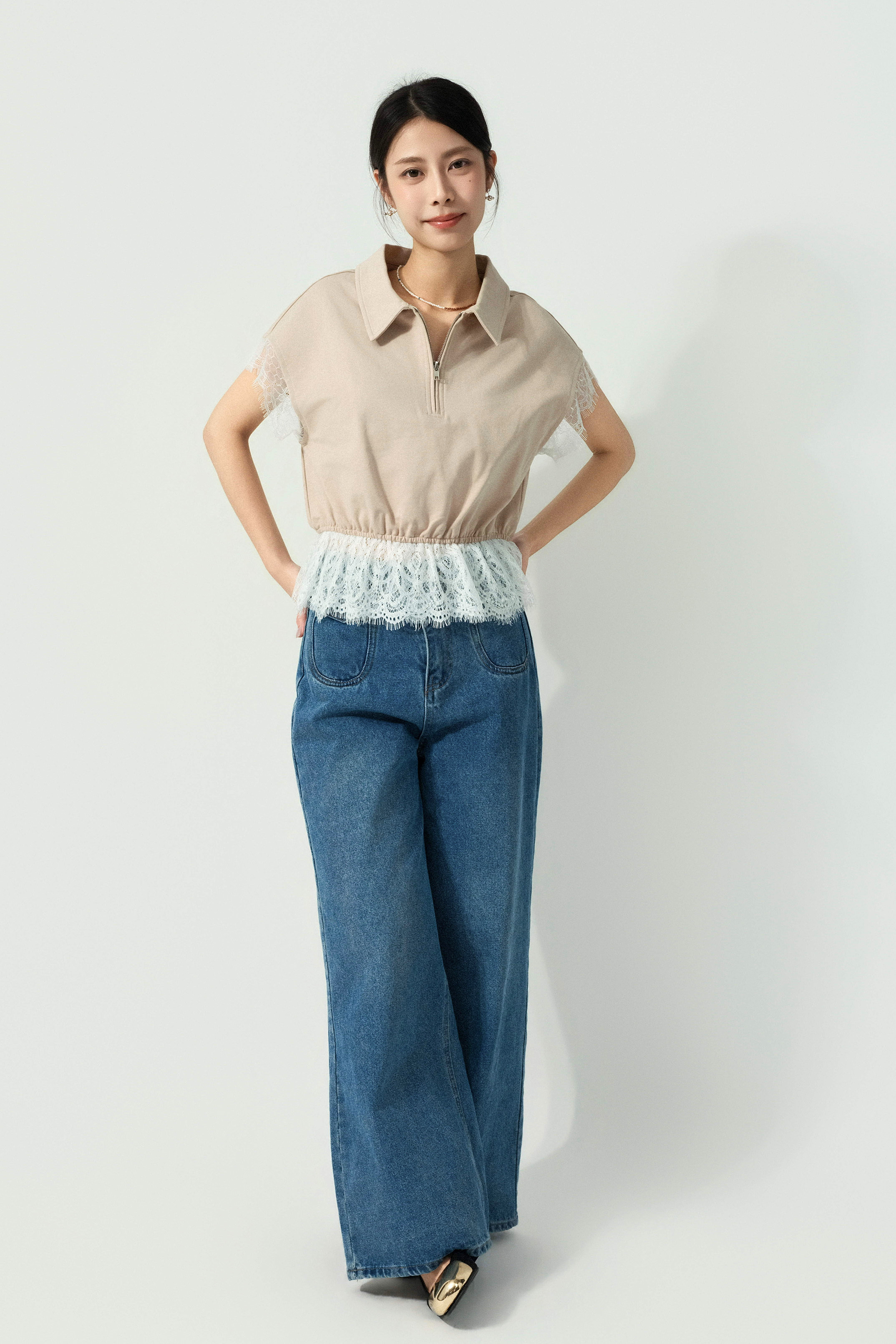 拉鏈Polo領蕾絲邊上衣 (預購產品）