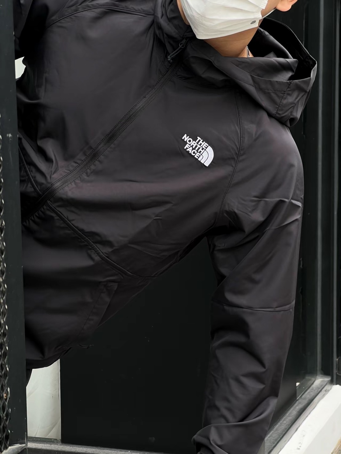 THE NORTH FACE URBAN EXPLORATION 輕薄防風 防潑水 連帽 外套 男款