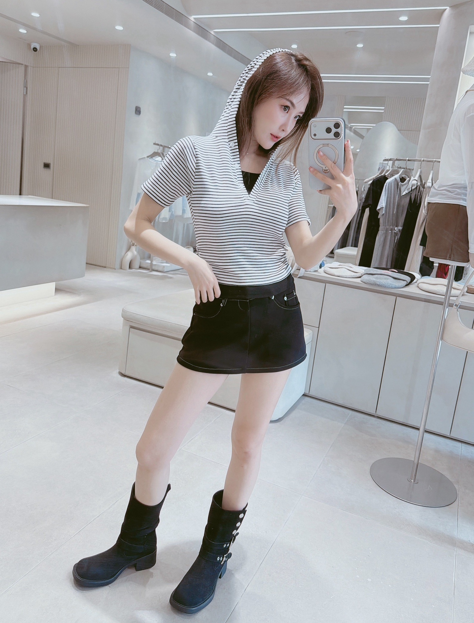 撞色假兩件條紋連帽上衣