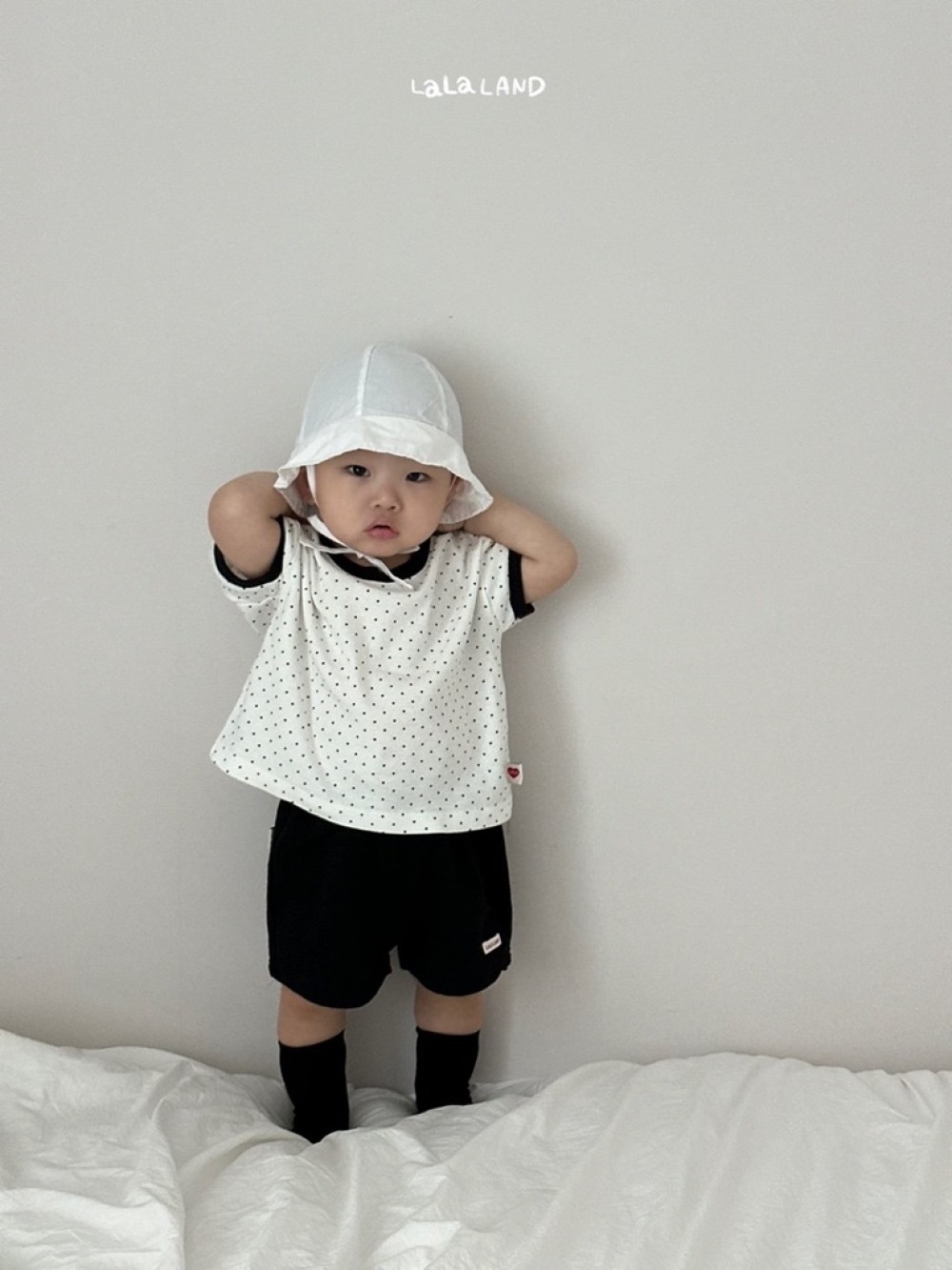 Lala land 愛心波點上衣 / 2色 (Bebe)
