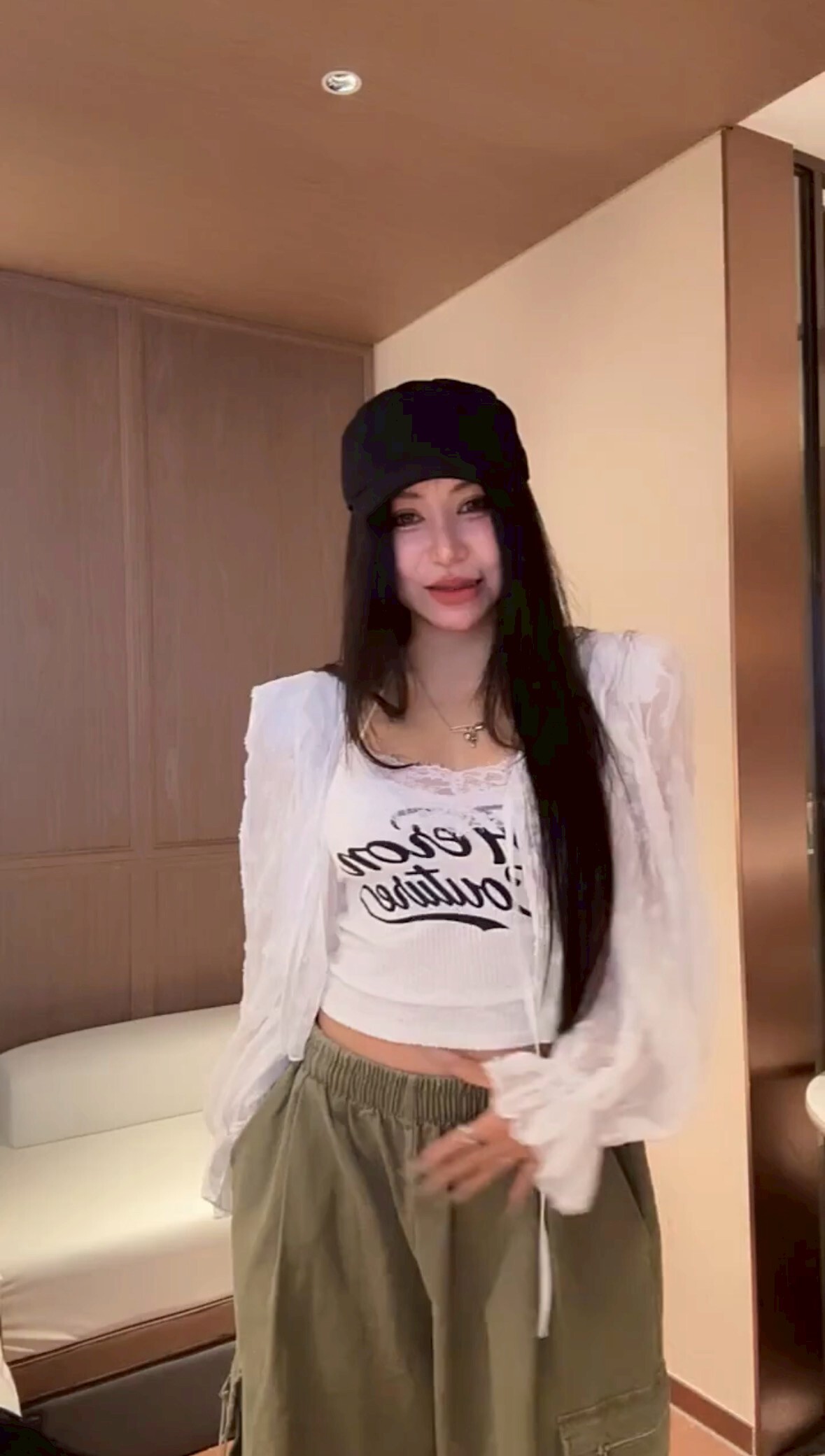 【Apr.08】出口韓單* 私推必拿! 微透綁帶勾花罩衫（墊肩版型極美✨）