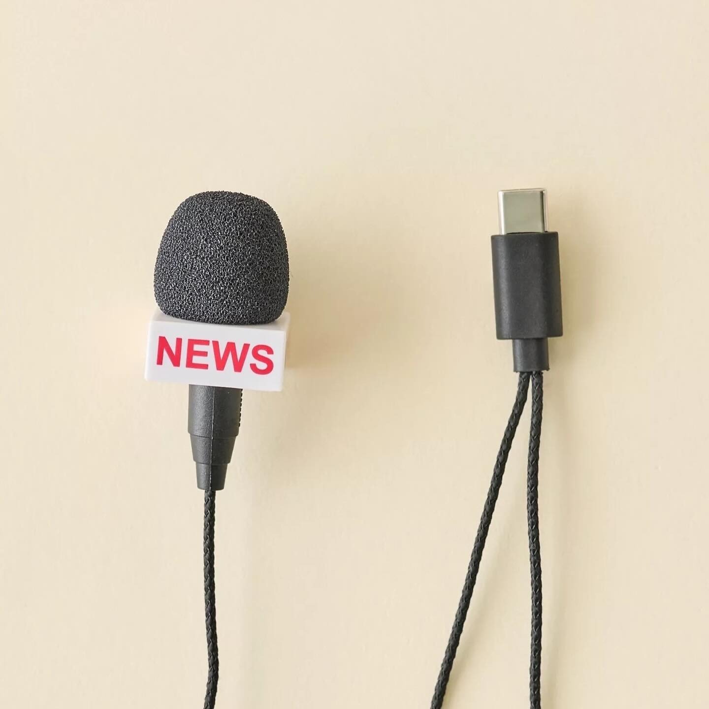 【 現貨｜預購 】KIKKERLAND Breaking News 復古新聞迷你麥克風 (Type-C)