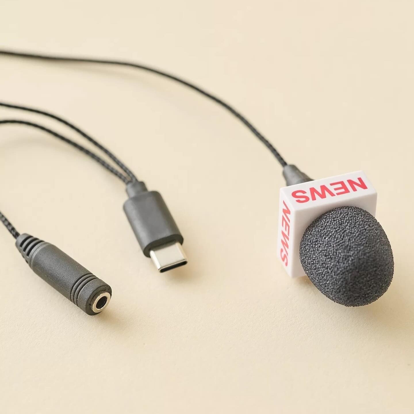 【 現貨｜預購 】KIKKERLAND Breaking News 復古新聞迷你麥克風 (Type-C)