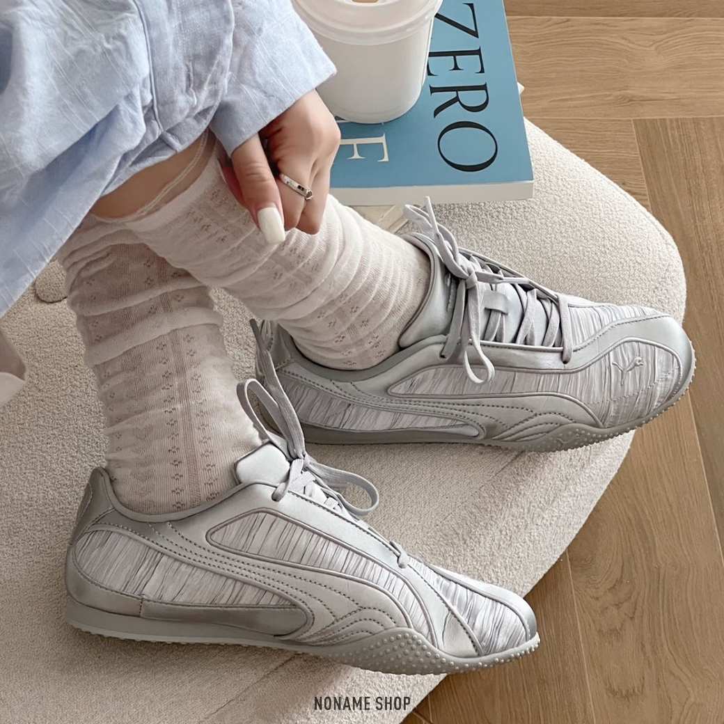 PUMA BELLA V2 GLAM 皺褶 絲綢 緞面 拼接 復古 德訓鞋 雲霧灰銀 (男/女同款)