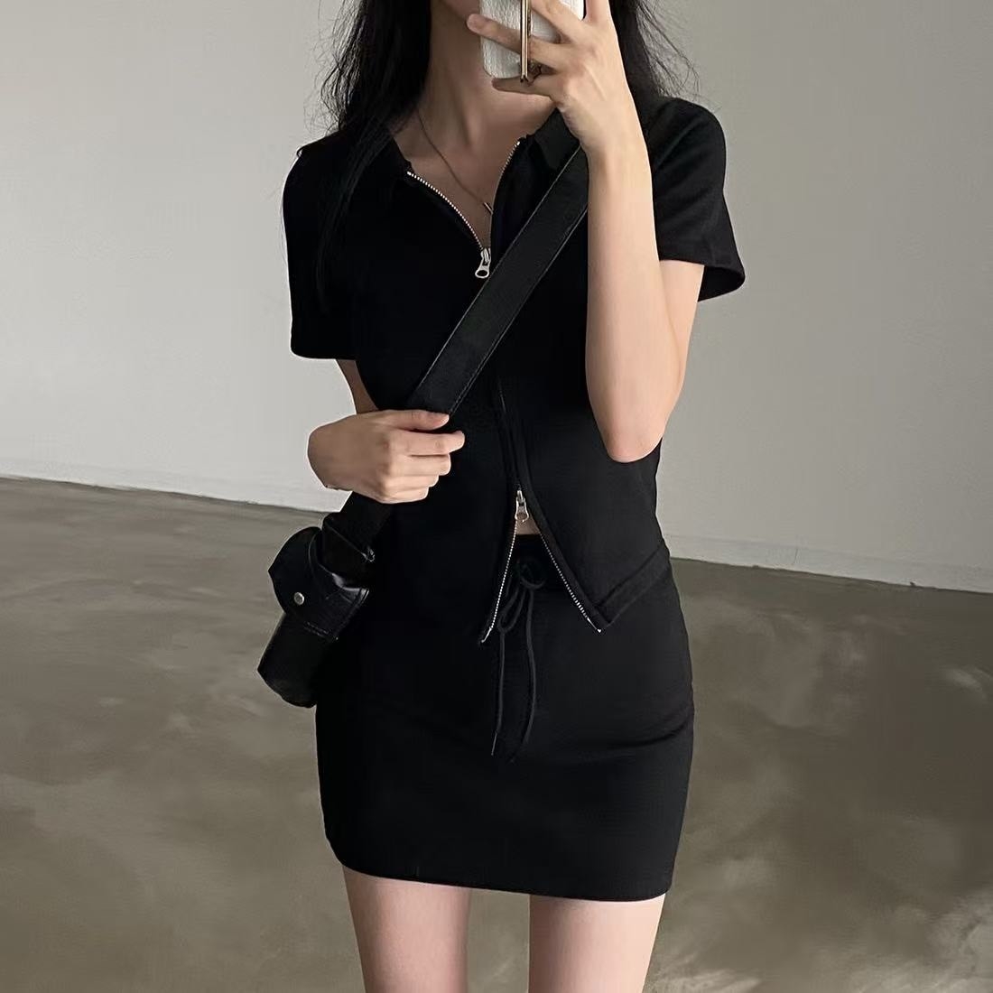 雙拉鍊細紋衣+抽繩包臀短裙