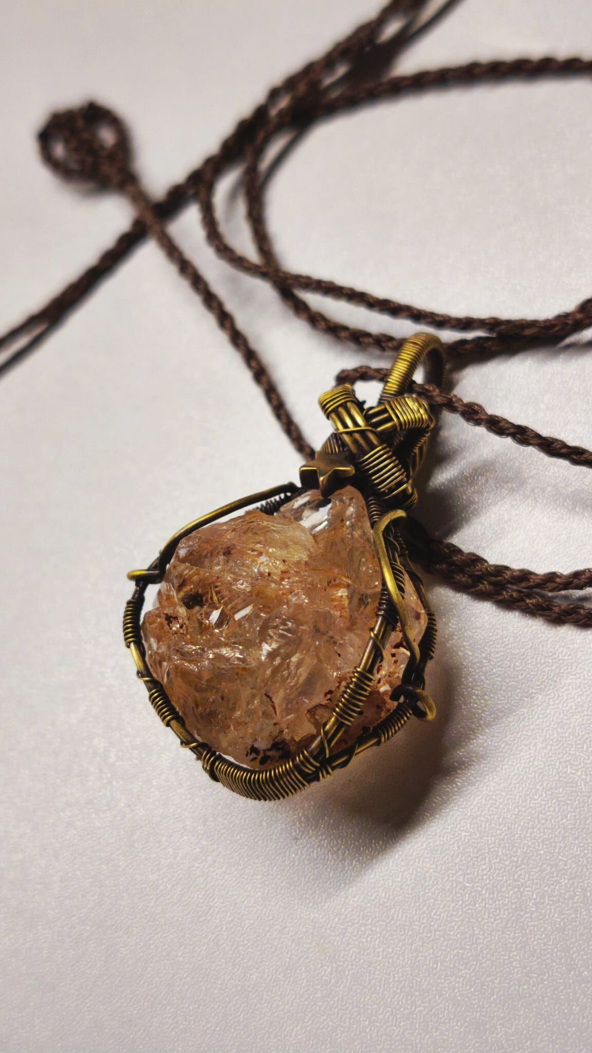 0410GGB33-CRYSTALGG- 許願石紅泥油膽閃靈鑽 只有一件（連頸繩） 原價$2,180 **卓娜價$1,280** (B33)