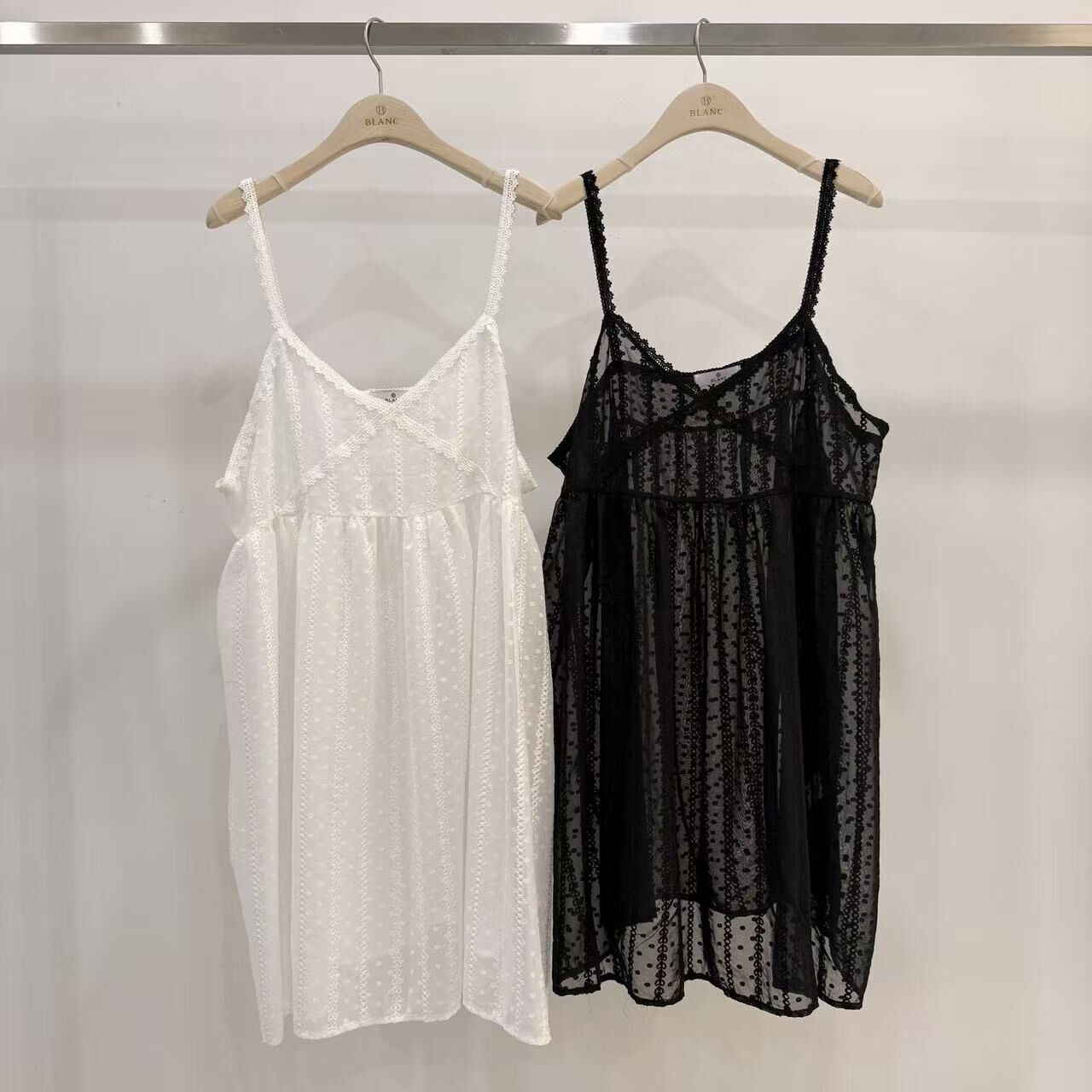 MB6014 刺繡點點外搭連身裙