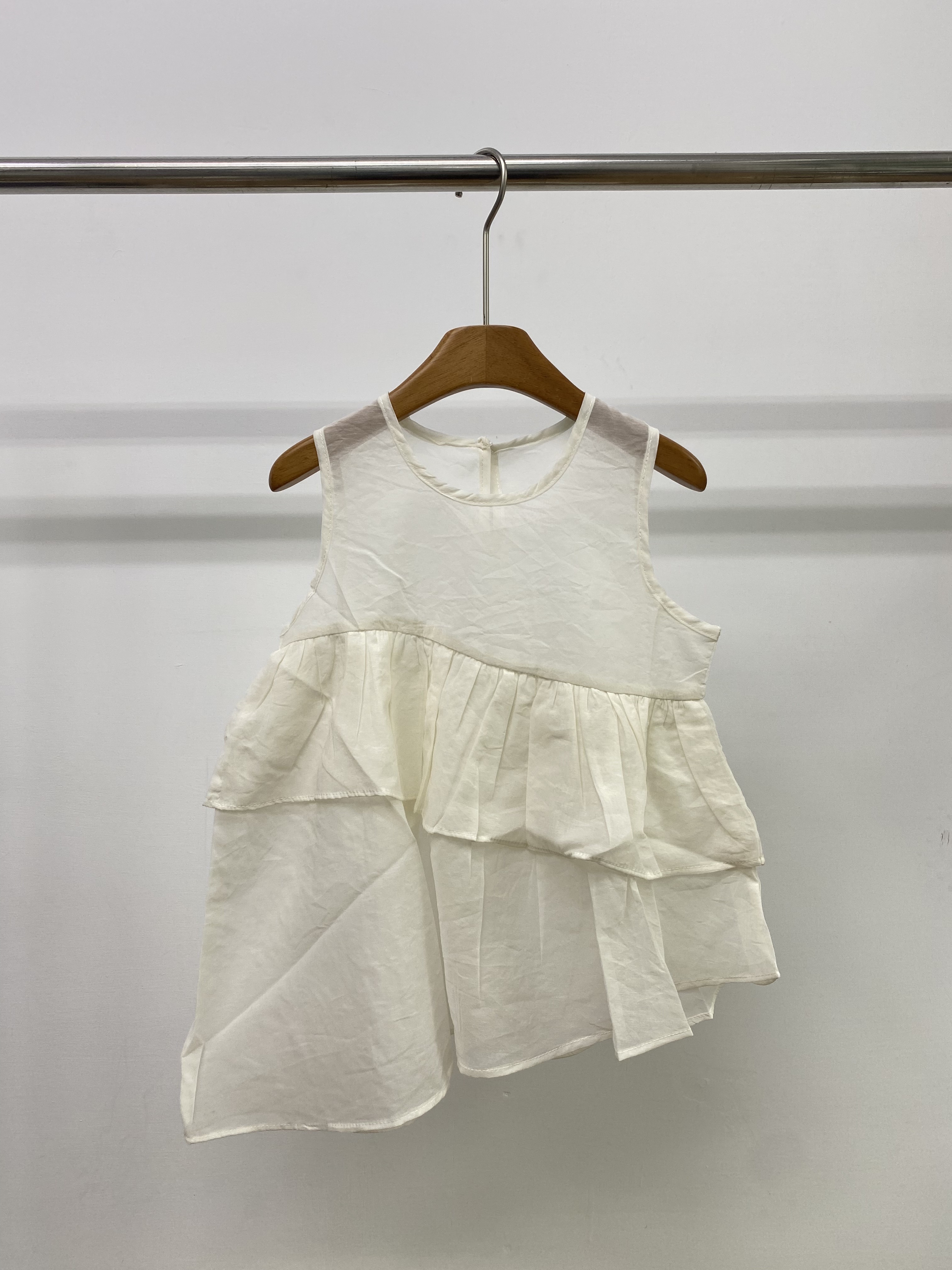 A04826下擺不規則剪裁紗裙