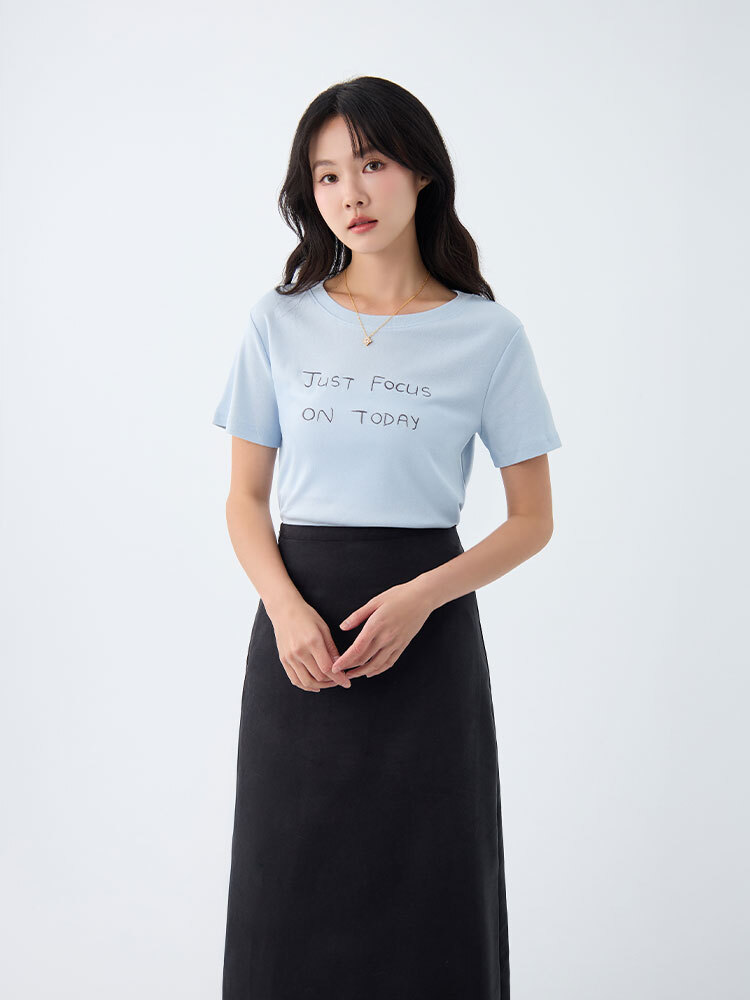 刺繡質感字母棉TEE(85%棉）