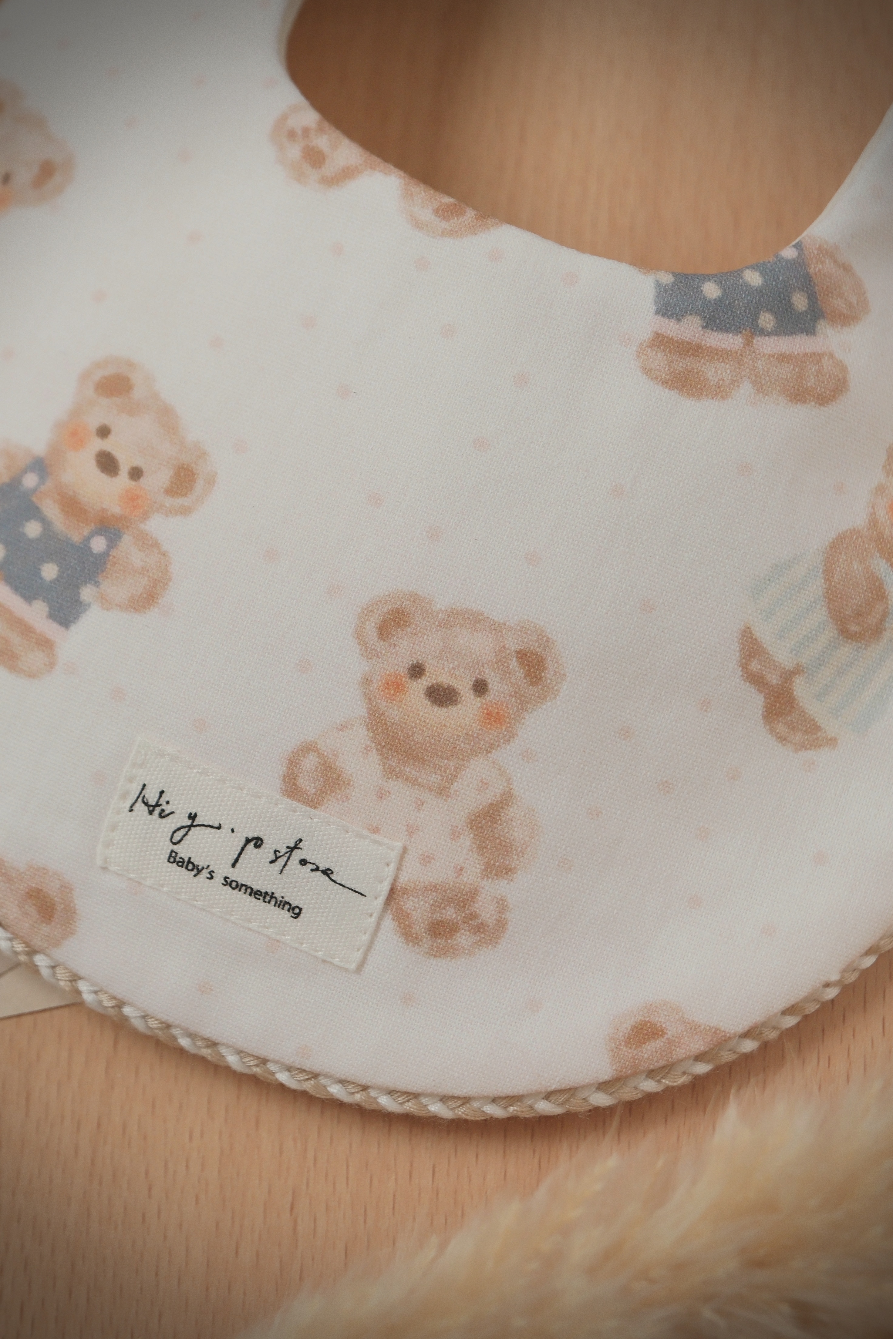 Hi Y.P store-手作圍兜-暖暖小熊