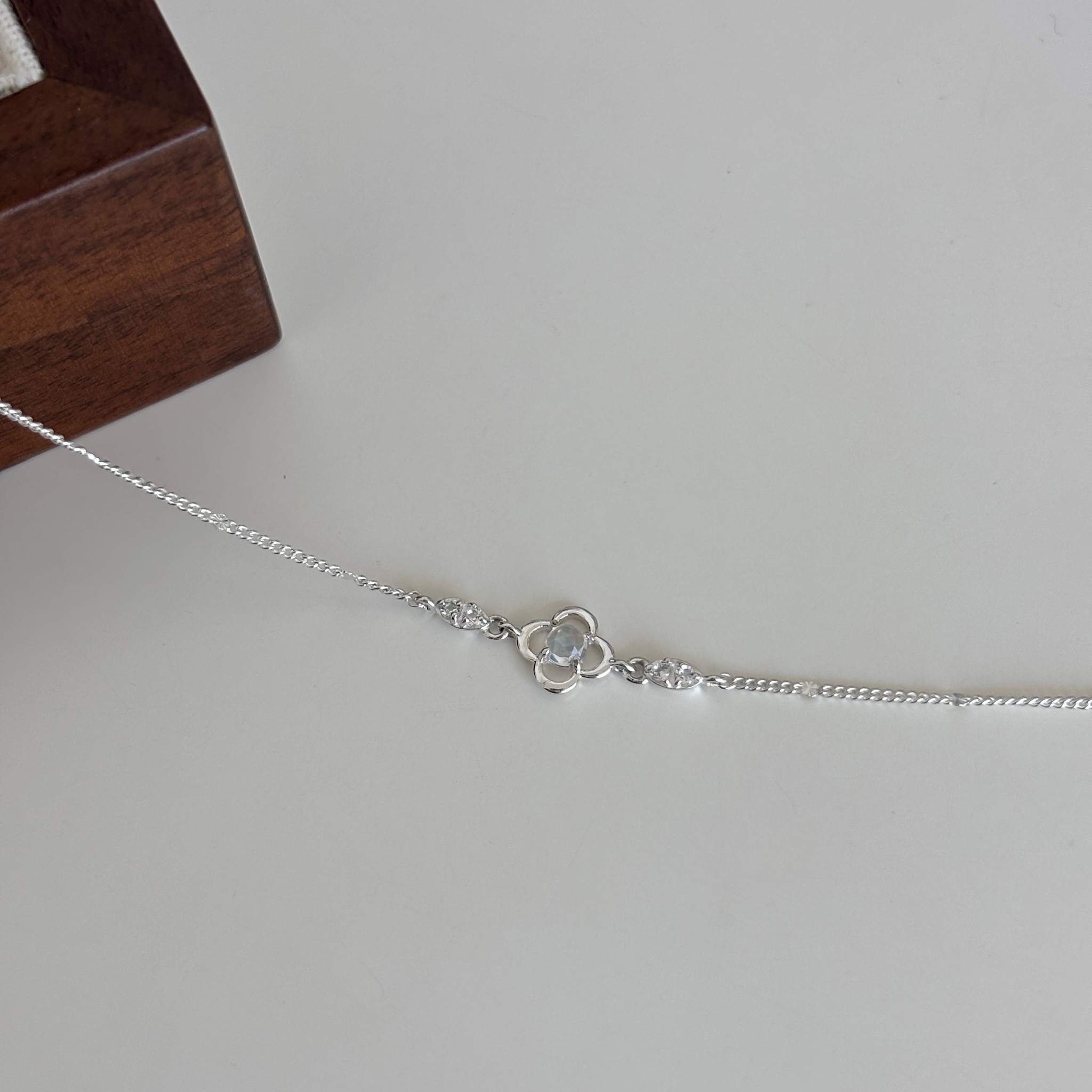 【韓國連線】簍空四葉草月光石手鍊