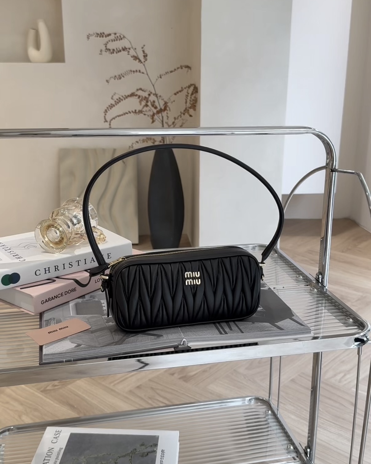 MIUMIU｜MATELASSE 麻將腋下包 黑色