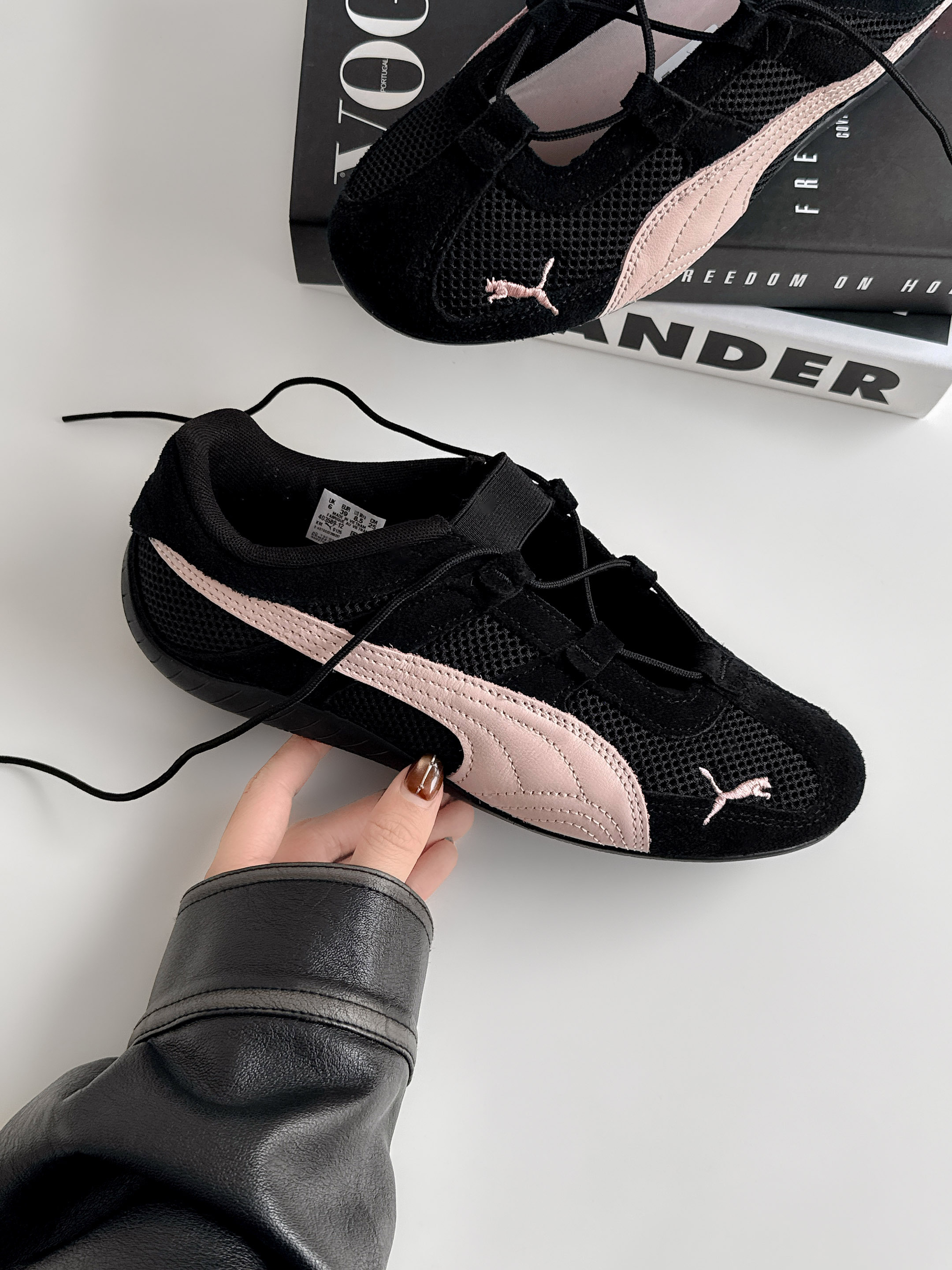 PUMA SPEEDCAT GO 賽車鞋 芭蕾舞鞋 黑粉 涼鞋  網布 麂皮 女鞋 403589-12 / 現貨