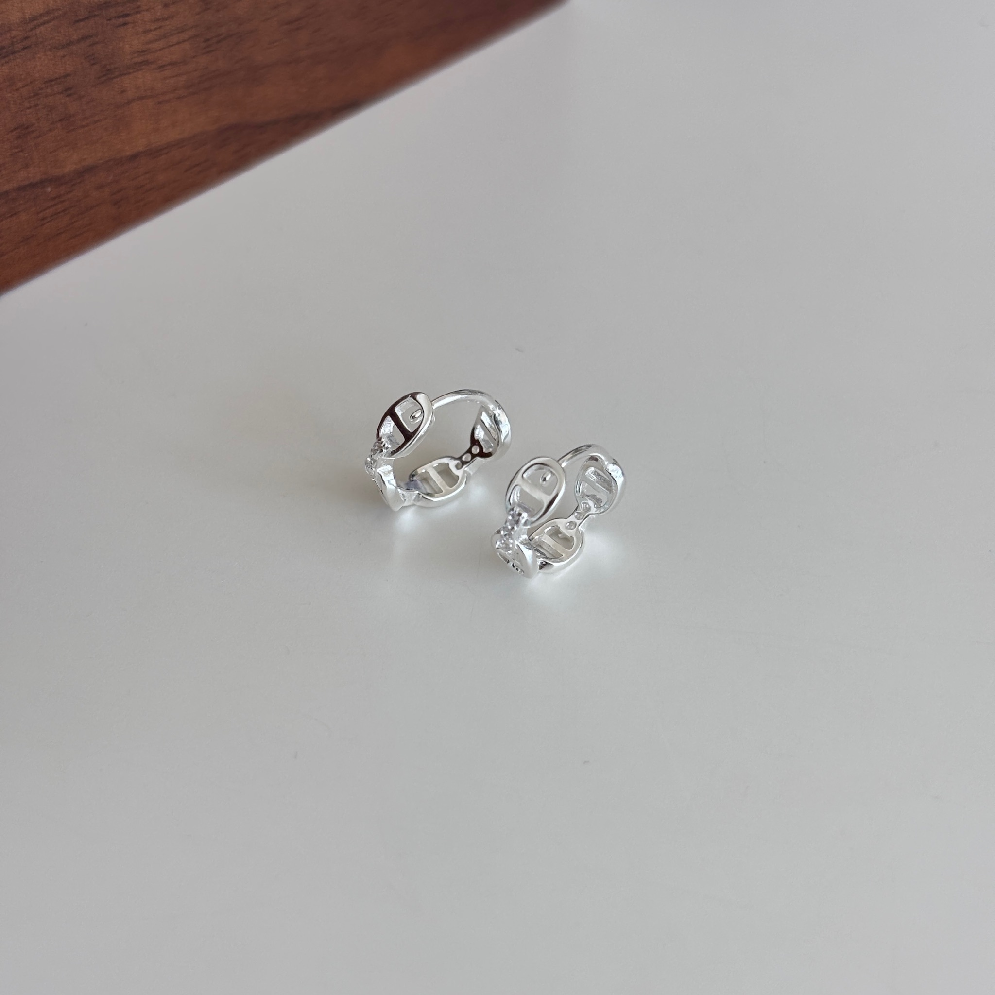 【韓國連線】豬鼻鋯石小耳圈