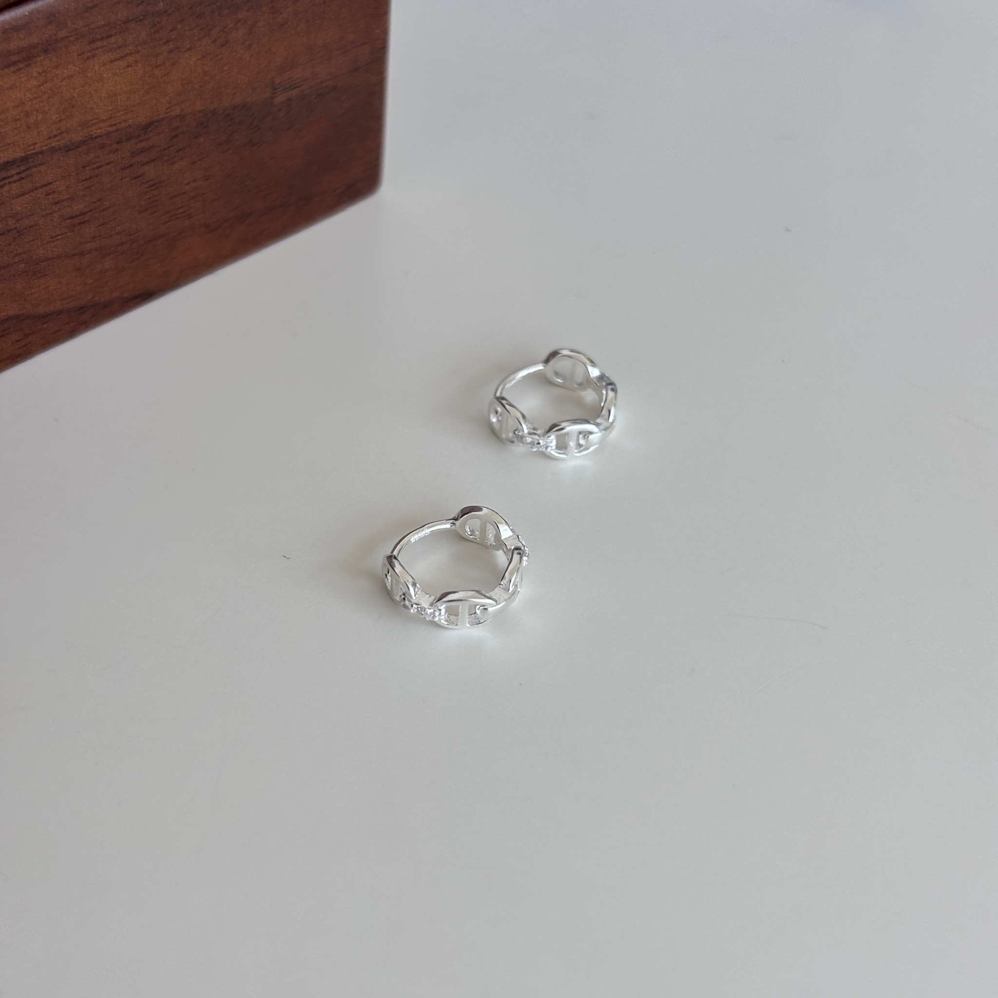 【韓國連線】豬鼻鋯石小耳圈