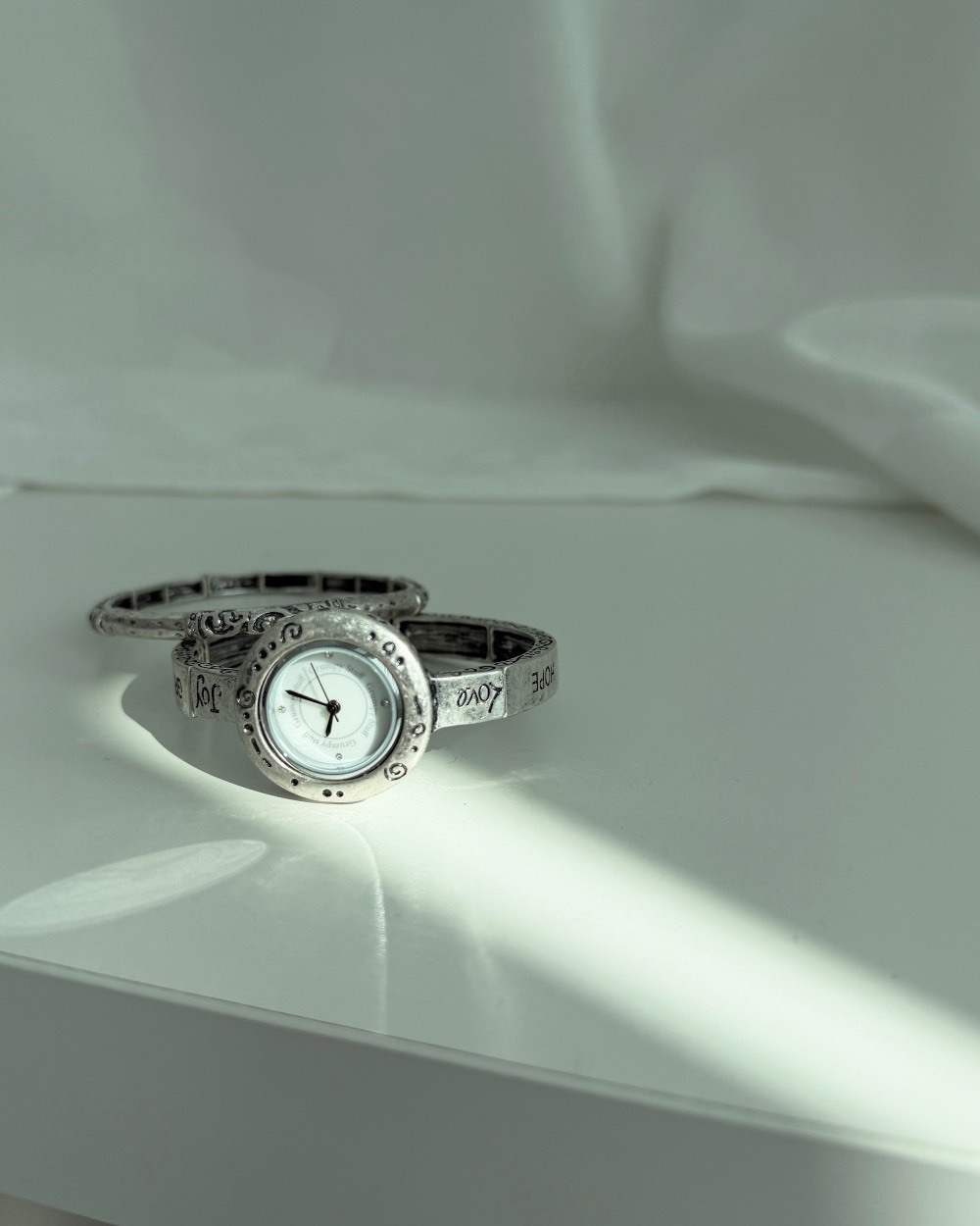 【韓國連線】GRUMPY SHABBY SPIRIAL LETTER WATCH 字母手錶 銀色 GMSSLW